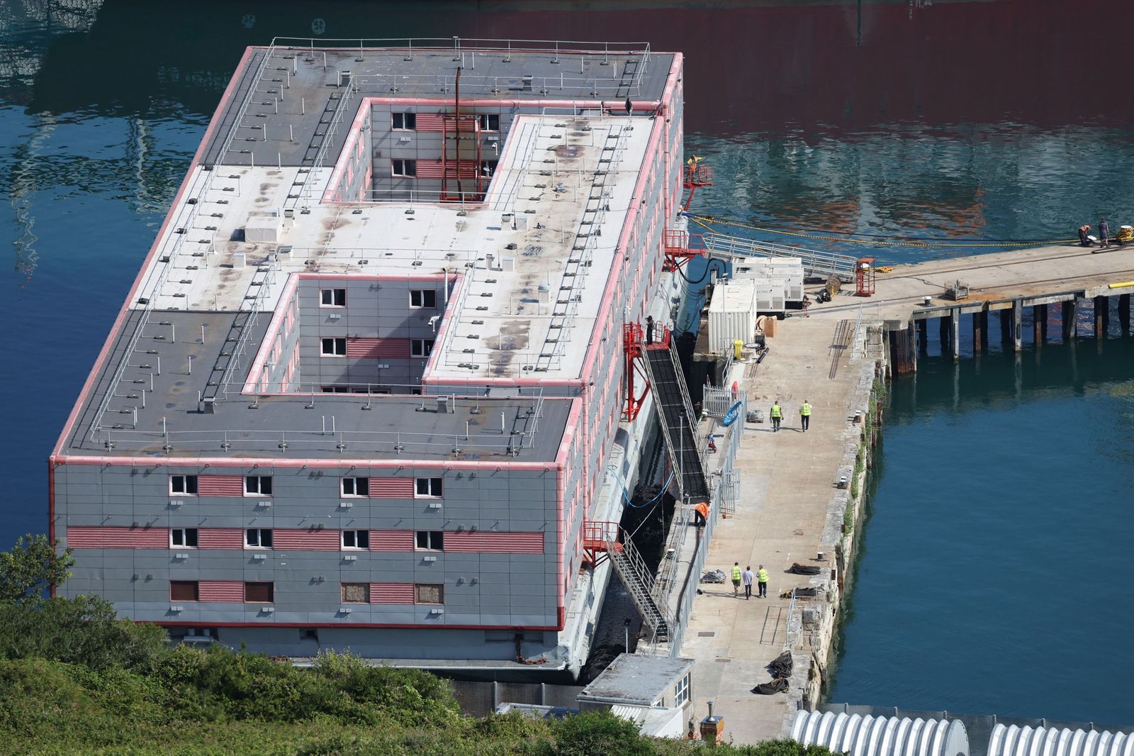 Así es el 'Bibby Stockholm' el polémico barco que Reino Unido ha fletado para alojar a refugiados