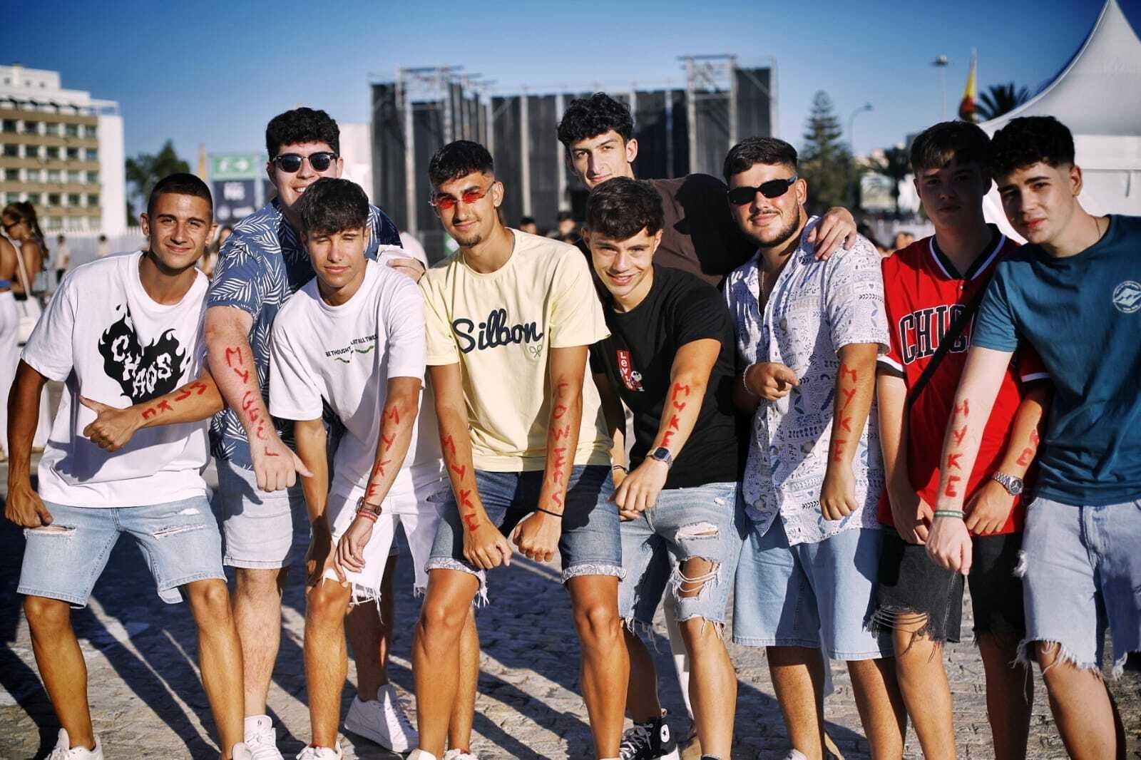 Búscate en el concierto de Myke Towers en el muelle de Cádiz