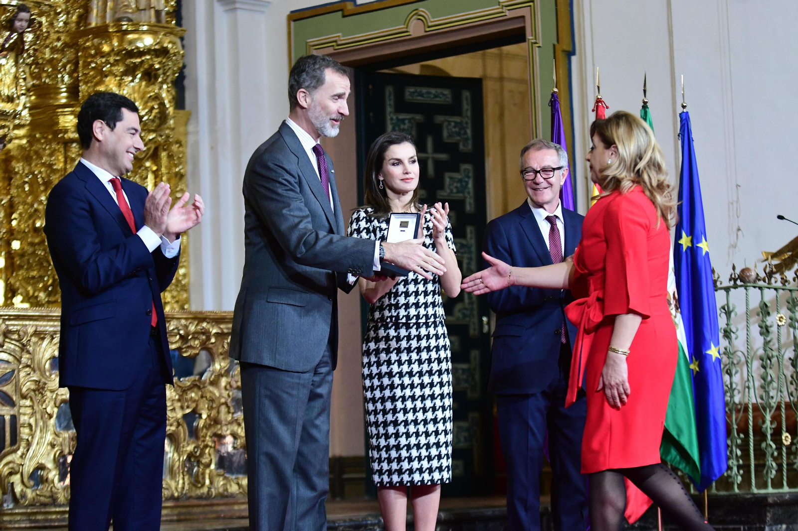 Las imágenes de la entrega de las Medallas de Oro al Mérito en las Bellas Artes entregadas en Córdoba.