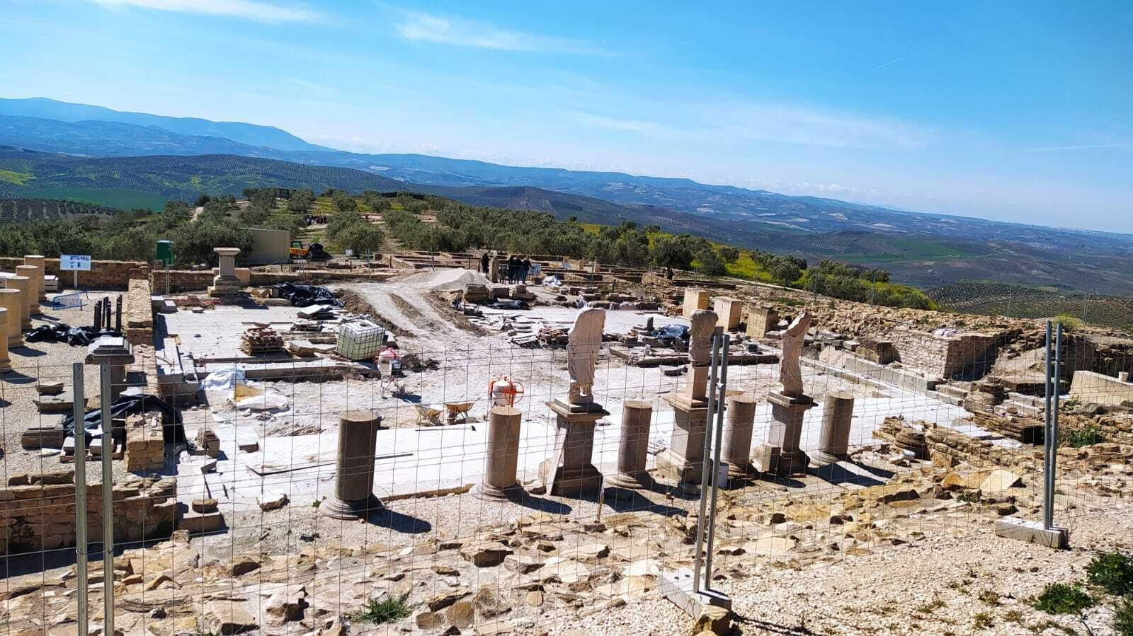 Obras en el foro romano de Torreparedones.
