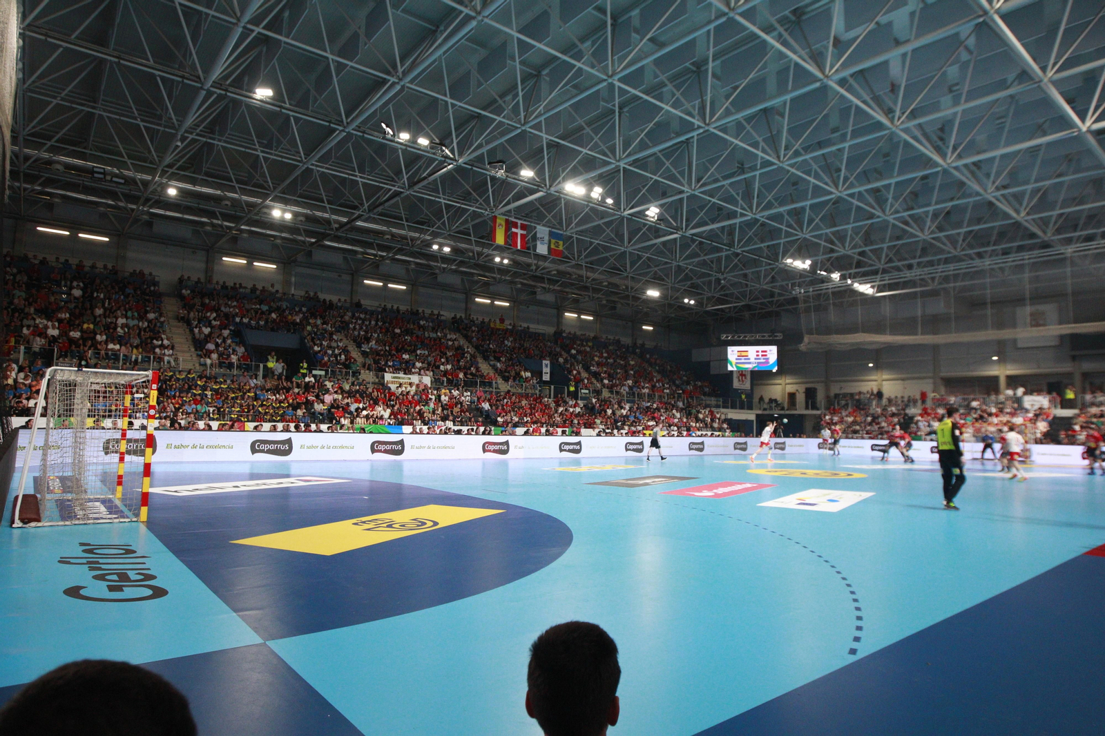 Imágenes del España-Dinamarca de la EHF Euro Cup de balonmano, en Almería