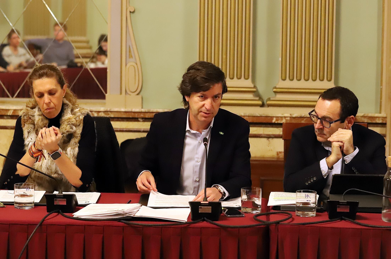 Imágenes del pleno del Ayuntamiento de Huelva