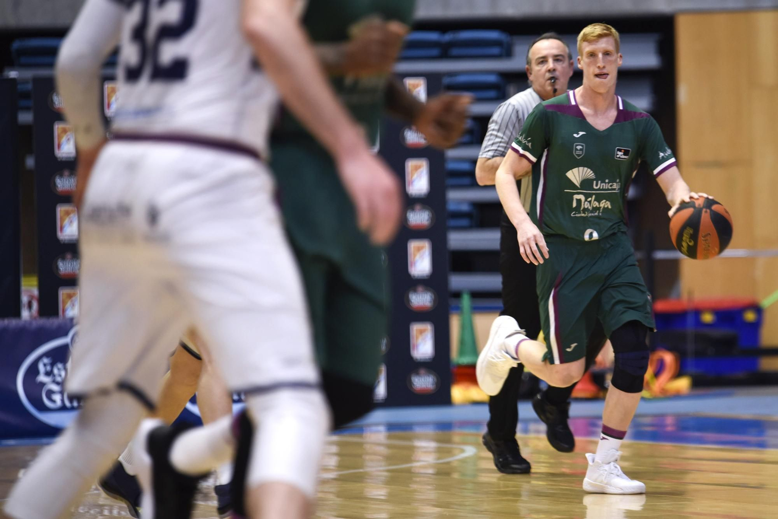 El Monbus Obradoiro - Unicaja Baloncesto, en fotos