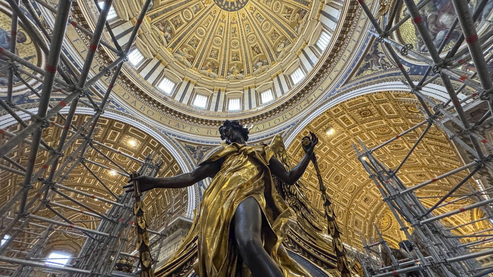 Restauración del Baldaquino de Bernini en el Vaticano Restauración del Baldaquino de Bernini en el Vaticano