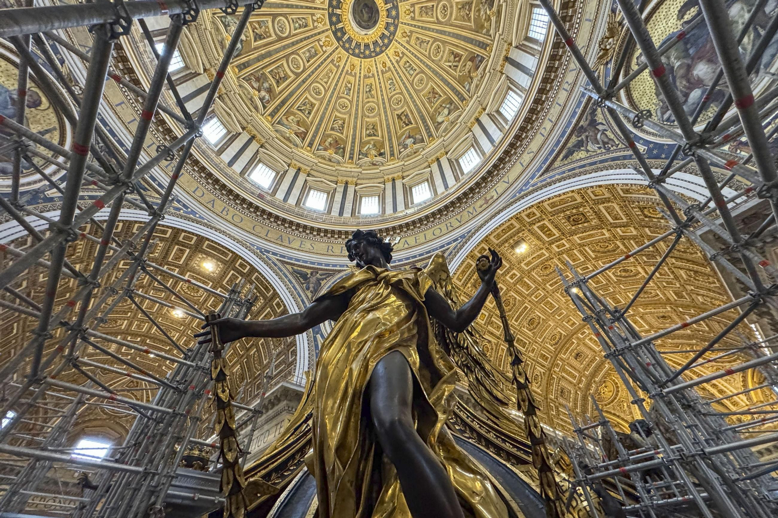 Restauración del Baldaquino de Bernini en el Vaticano