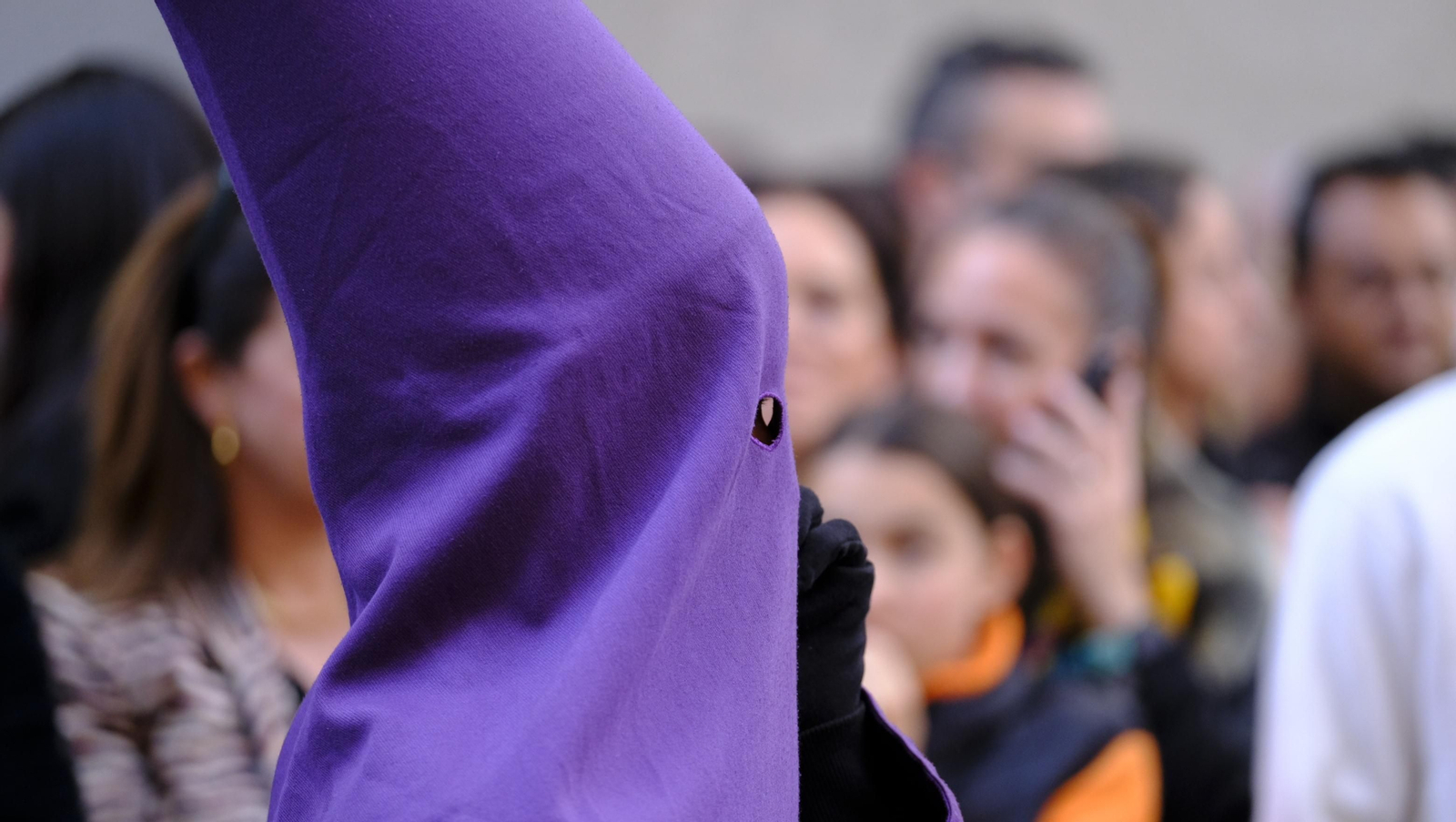 Pasión vuelve a su Iglesia de Santa Teresa azotada por la lluvia