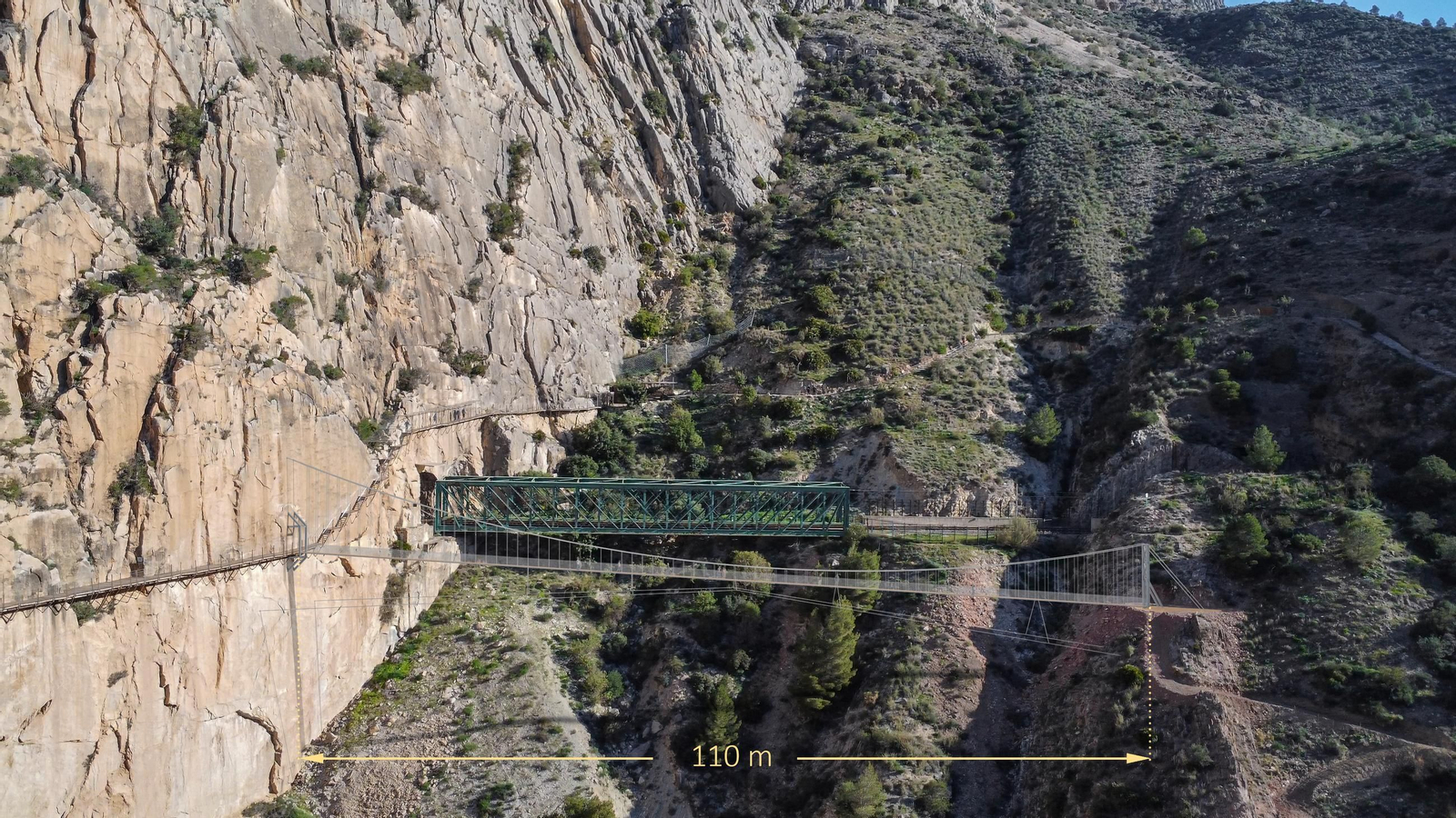 Imágen del resultado final del puente colgante del Camino del Rey. Ampliación caminito del Rey (3).jpg