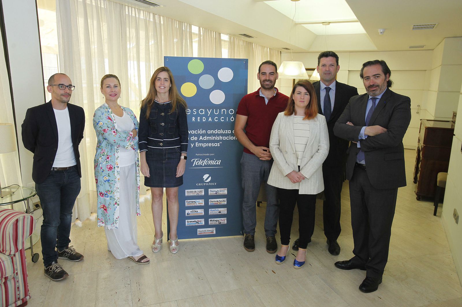 José Miguel Navarro, CEO de Cadifornia; Carolina Marín, CEO Zityfy; Rocío Martínez Marcos, directora de Marketing de Empresas y Administraciones Públicas de Telefónica en el Territorio Sur; José González, CEO de Galgus; Esther Rodríguez, CEO de MyStreetBook; Antonio José García, experto en Nuevos Negocios TSur de Telefónica, y Alberto Grimaldi, jefe de la Sección de Economía de Grupo Joly.