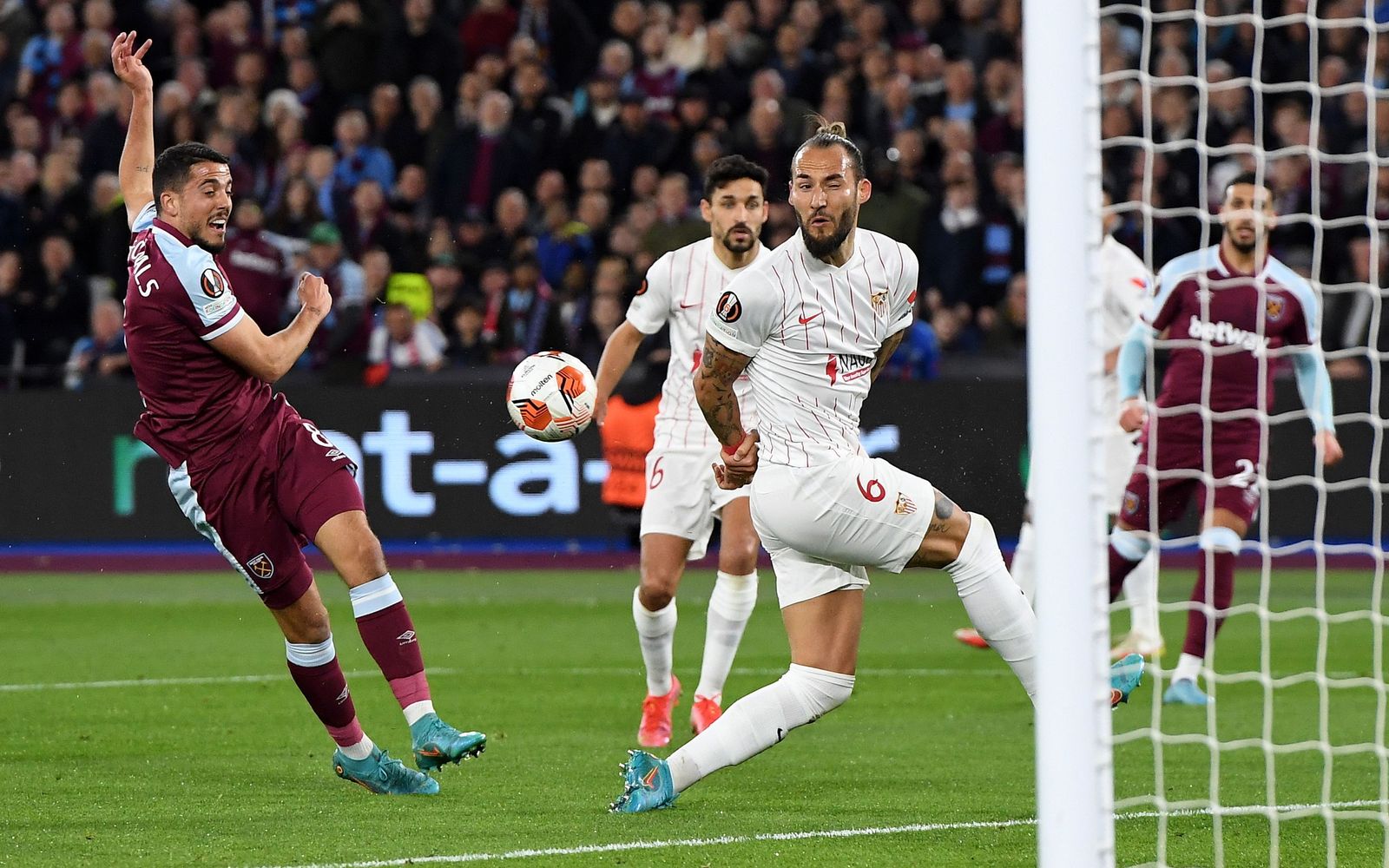 Las imágenes del West Ham - Sevilla