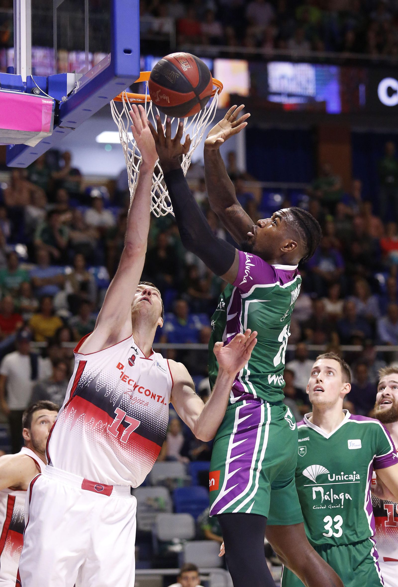 Las imágenes del Unicaja-Tecnyconta Zaragoza