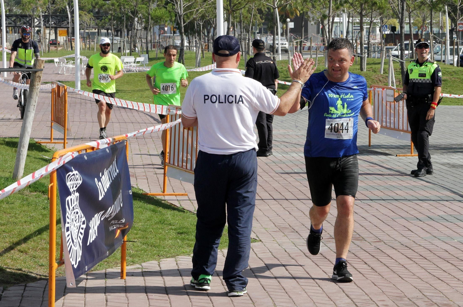 Imágenes de la Carrera Solidaria Ruta 091 organizada por la Policía Nacional