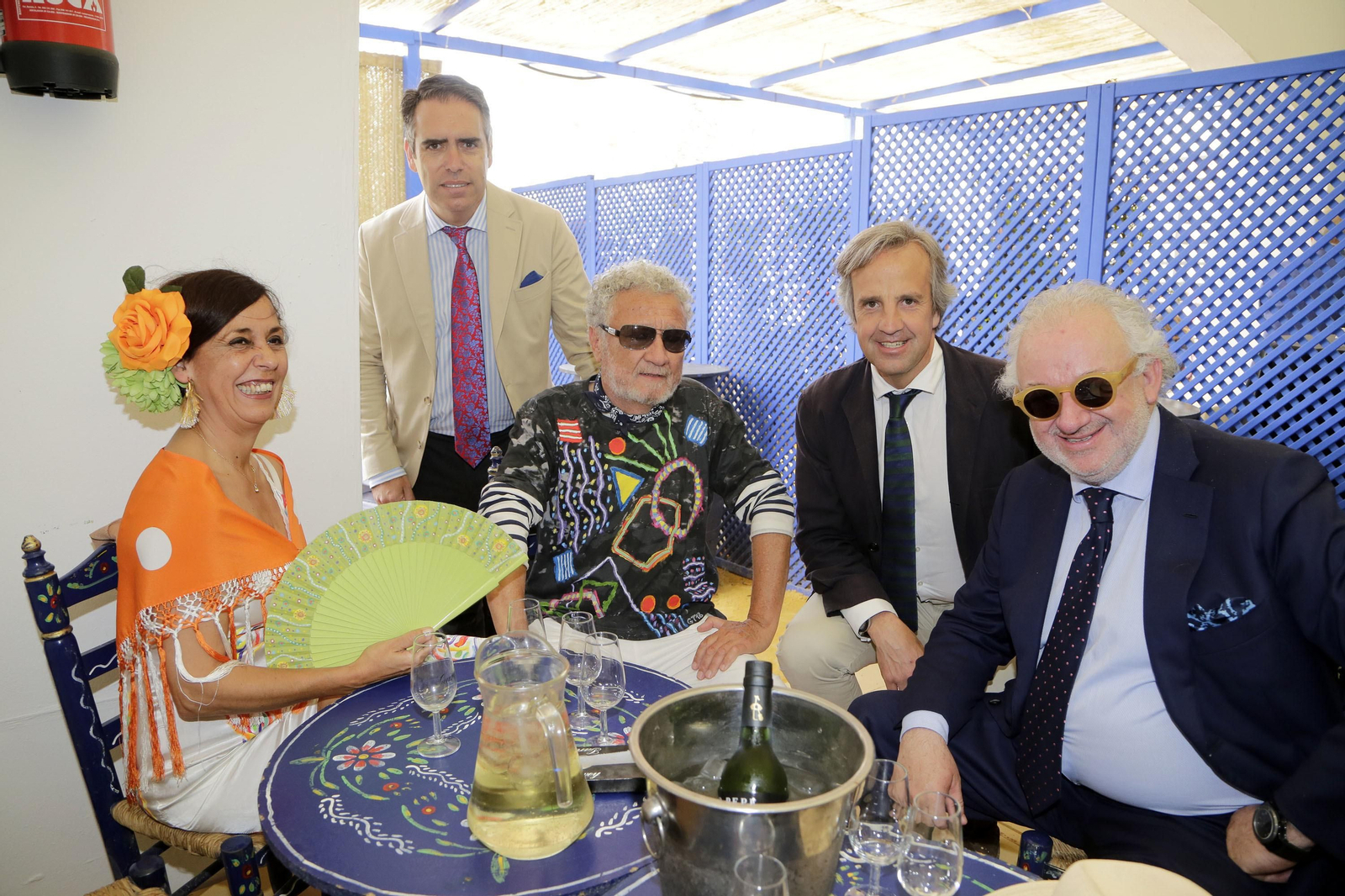 El director del Centro de Arte Contemporáneo de Málaga, Fernando Francés, el pintor Gonzalo Torné y su esposa Pilar, Ignacio Casas de Ciria y Rafael Navas.