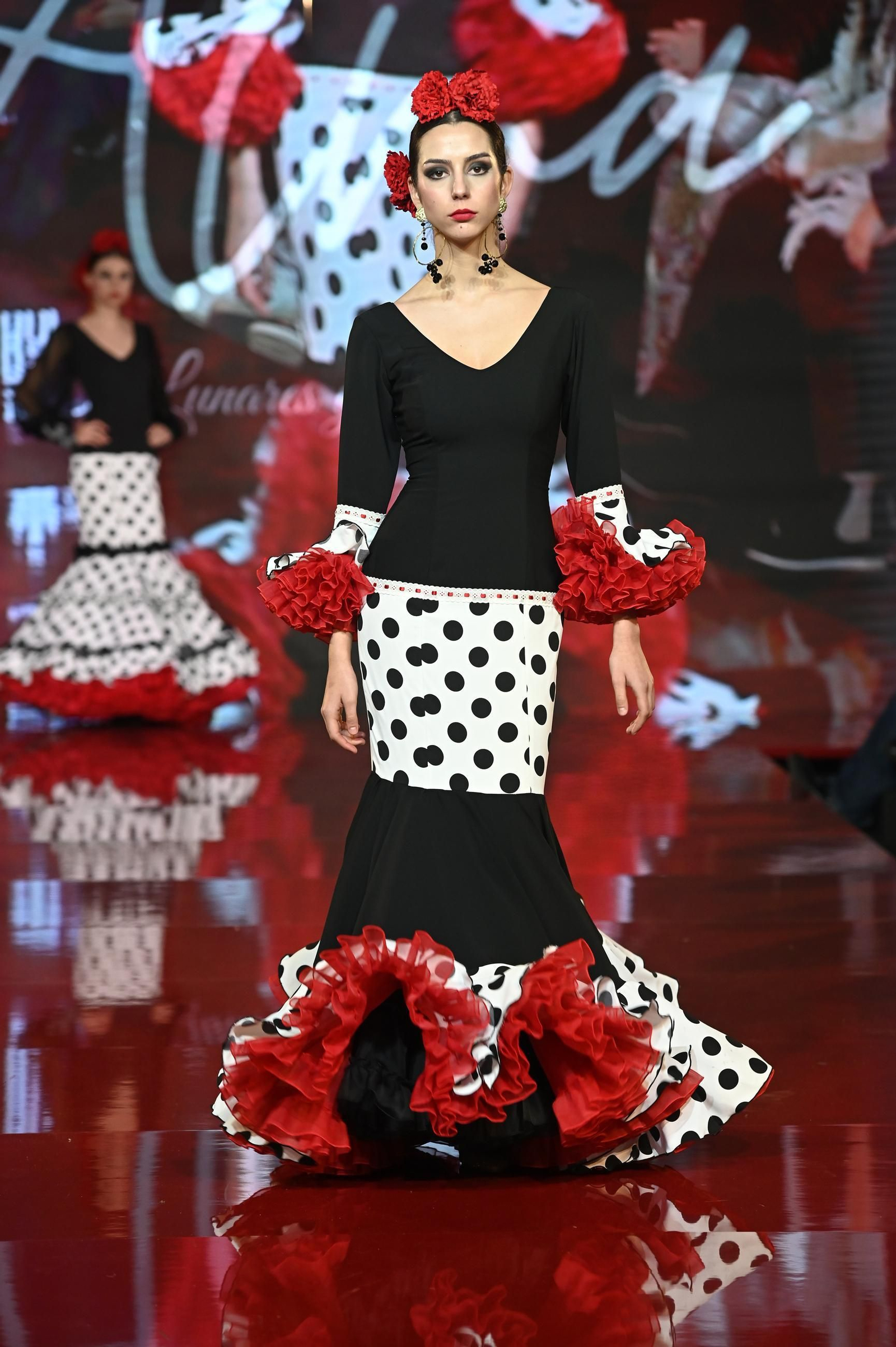 Huelva Flamenca 2025: Desfile De Lunares y Volantes