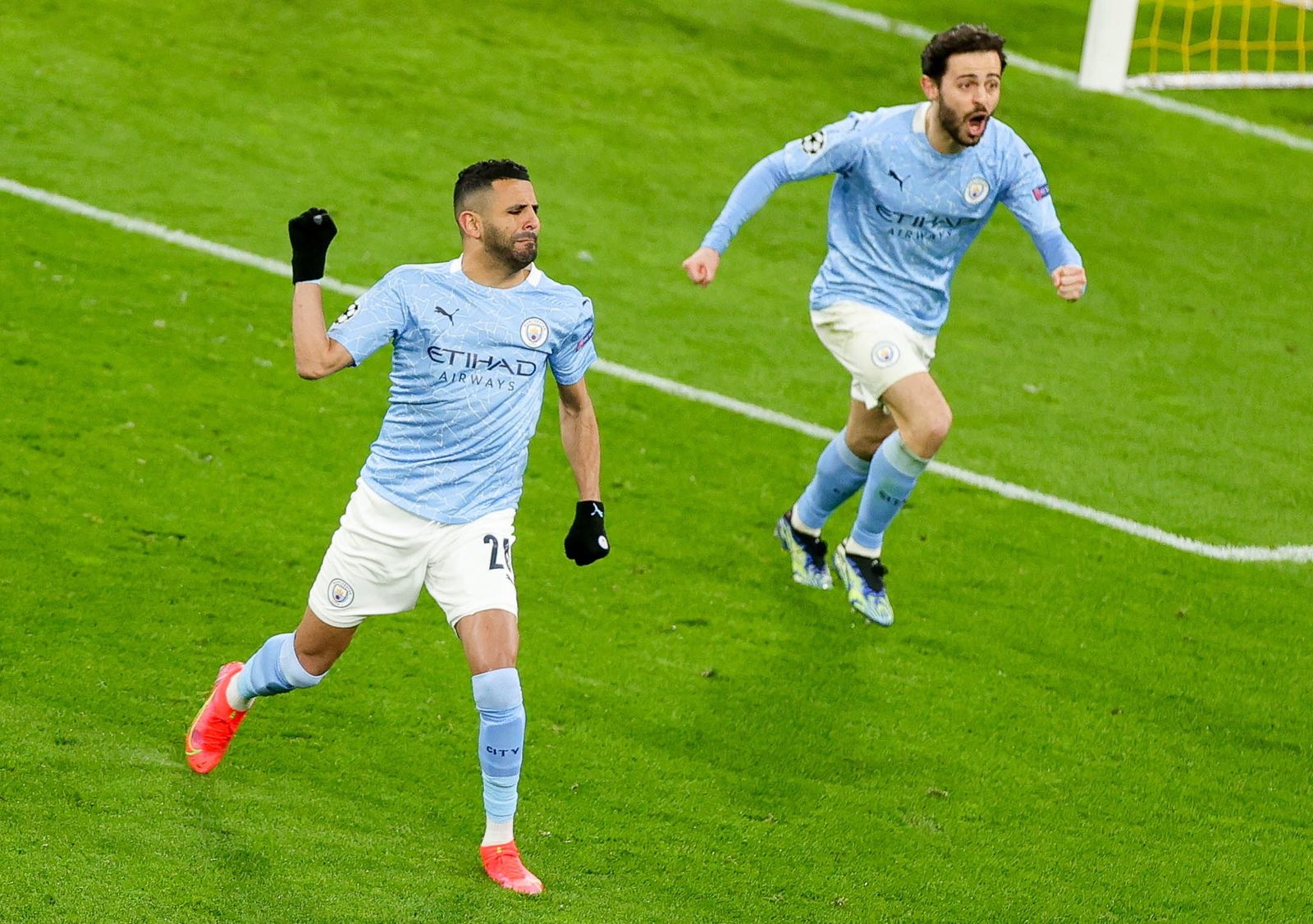 El Manchester City celebra uno de sus tantos ante el Borussia