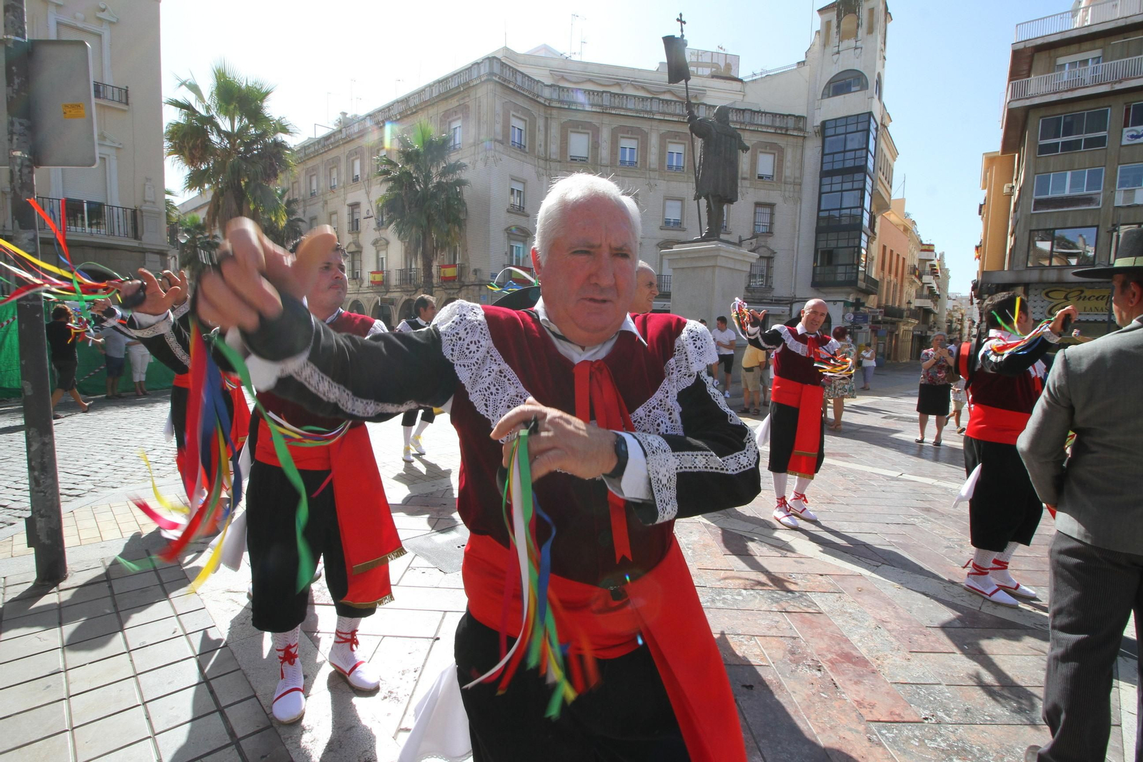 Imágenes del desfile Iberoamericano de bailes.