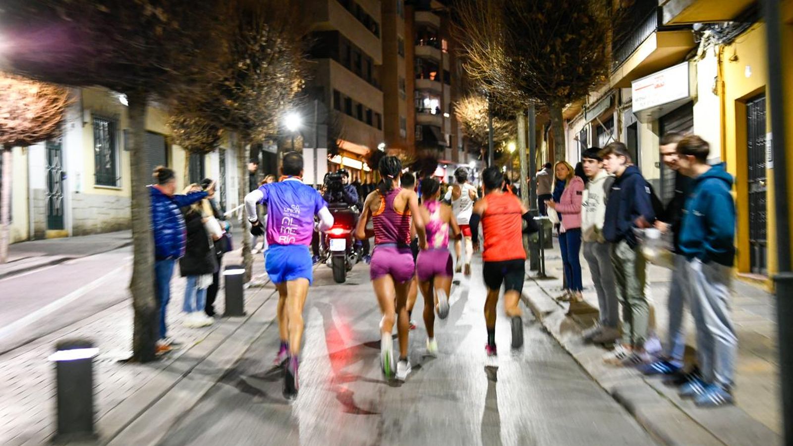 En imágenes: la élite del atletismo mundial despliega su calidad en la Carrera de San Antón de Jaén