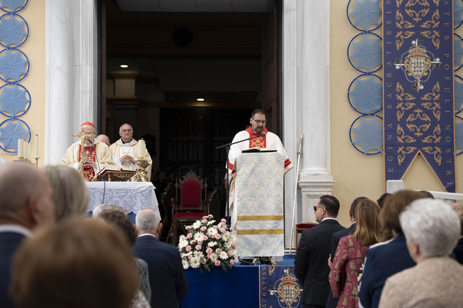 Las imágenes de la misa y procesión en Macael por las fiestas en honor a Nuestra Señora del Rosario