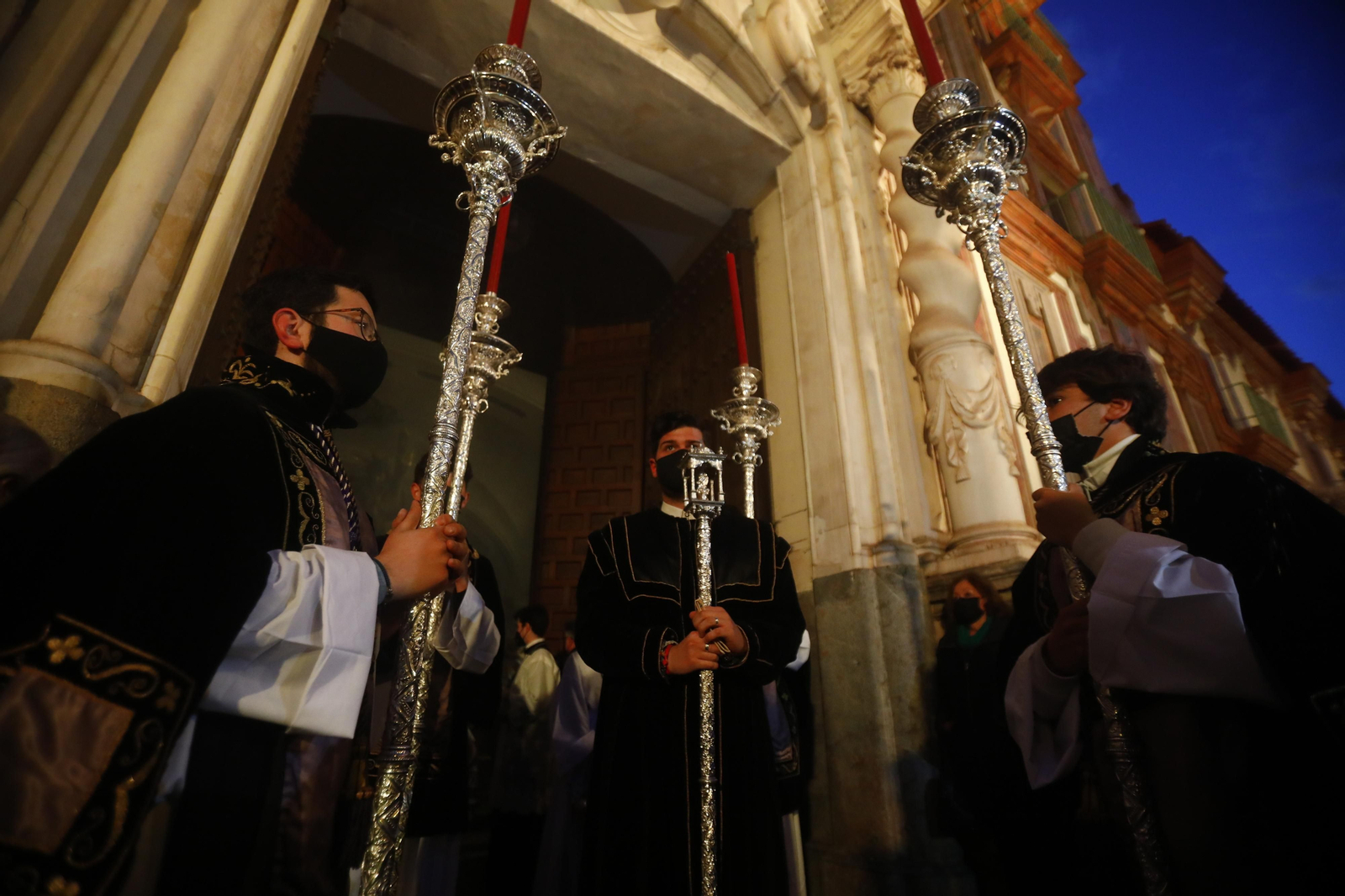 El vía crucis del Señor del Soberano Poder de Córdoba, en imágenes