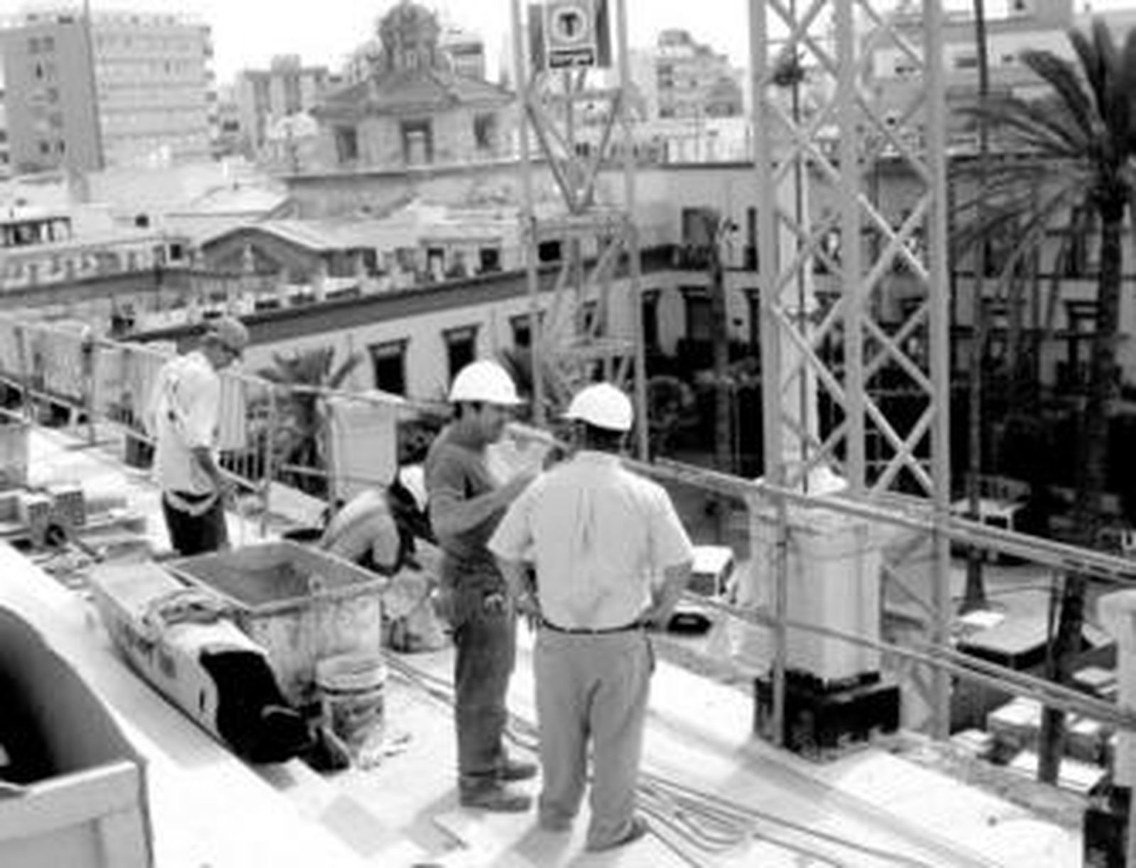 Imagen de los trabajos de rehabilitación del Ayuntamiento desde la azotea del edificio.