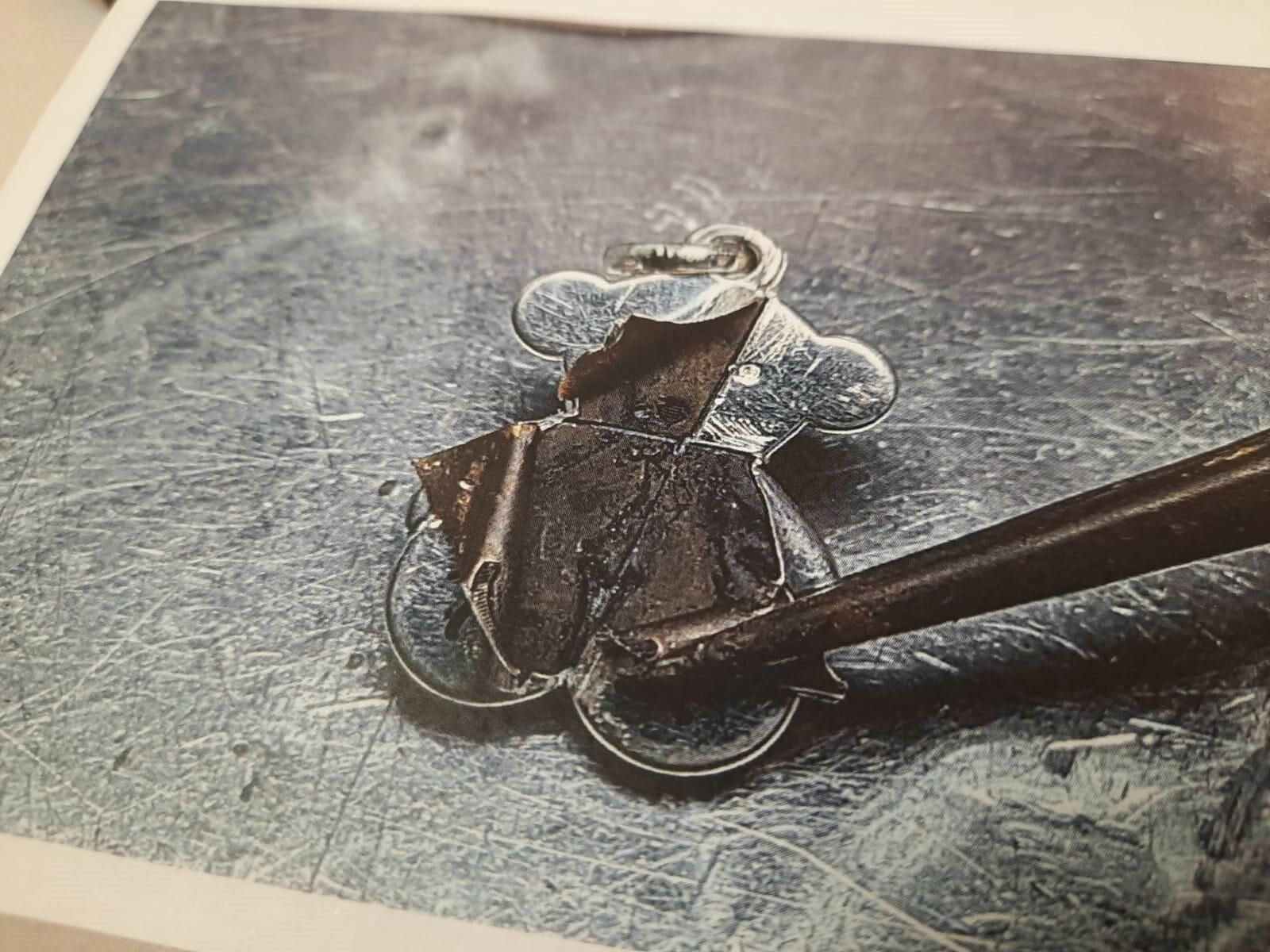 Imagen cedida por Consujoya del análisis de una pieza de Tous.