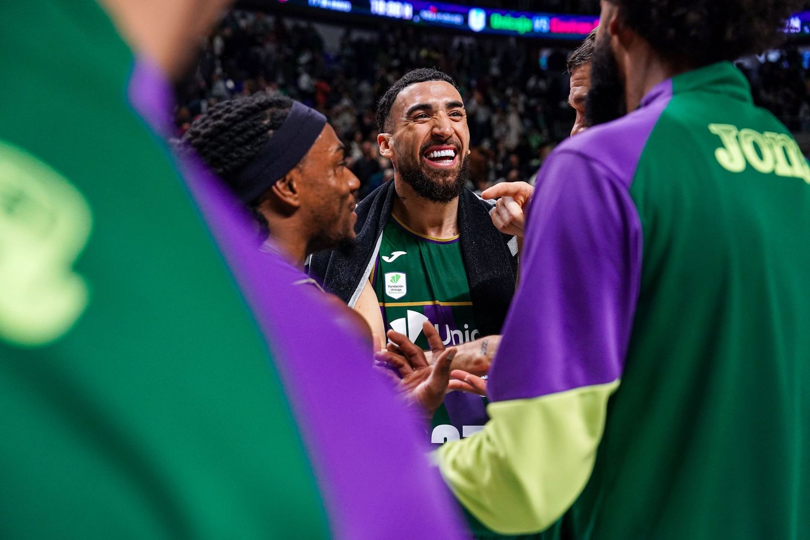 Chris Duarte, con sus compañeros.