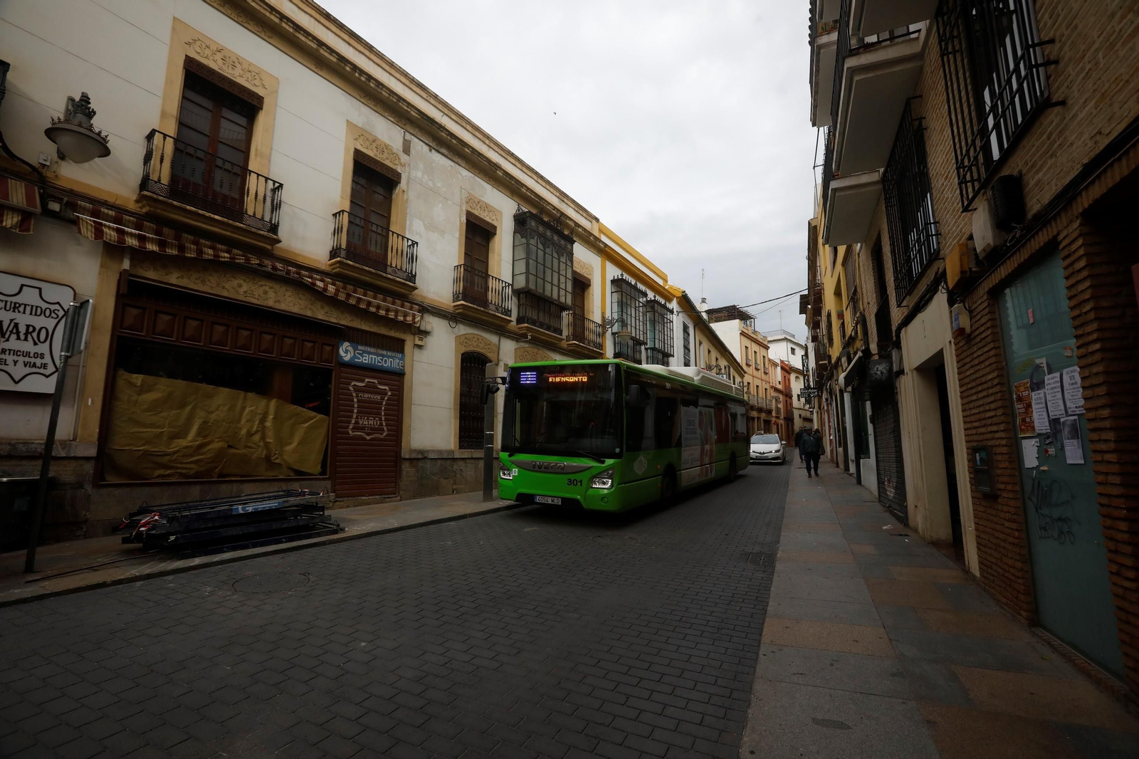 Las imágenes de la reapertura al tráfico de la calle Alfaros