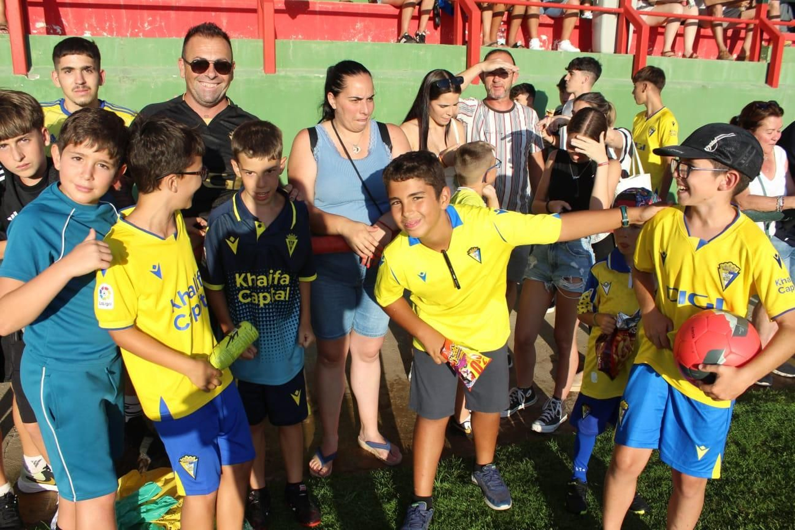 Las imágenes del amistoso entre el Barbate y el Cádiz CF