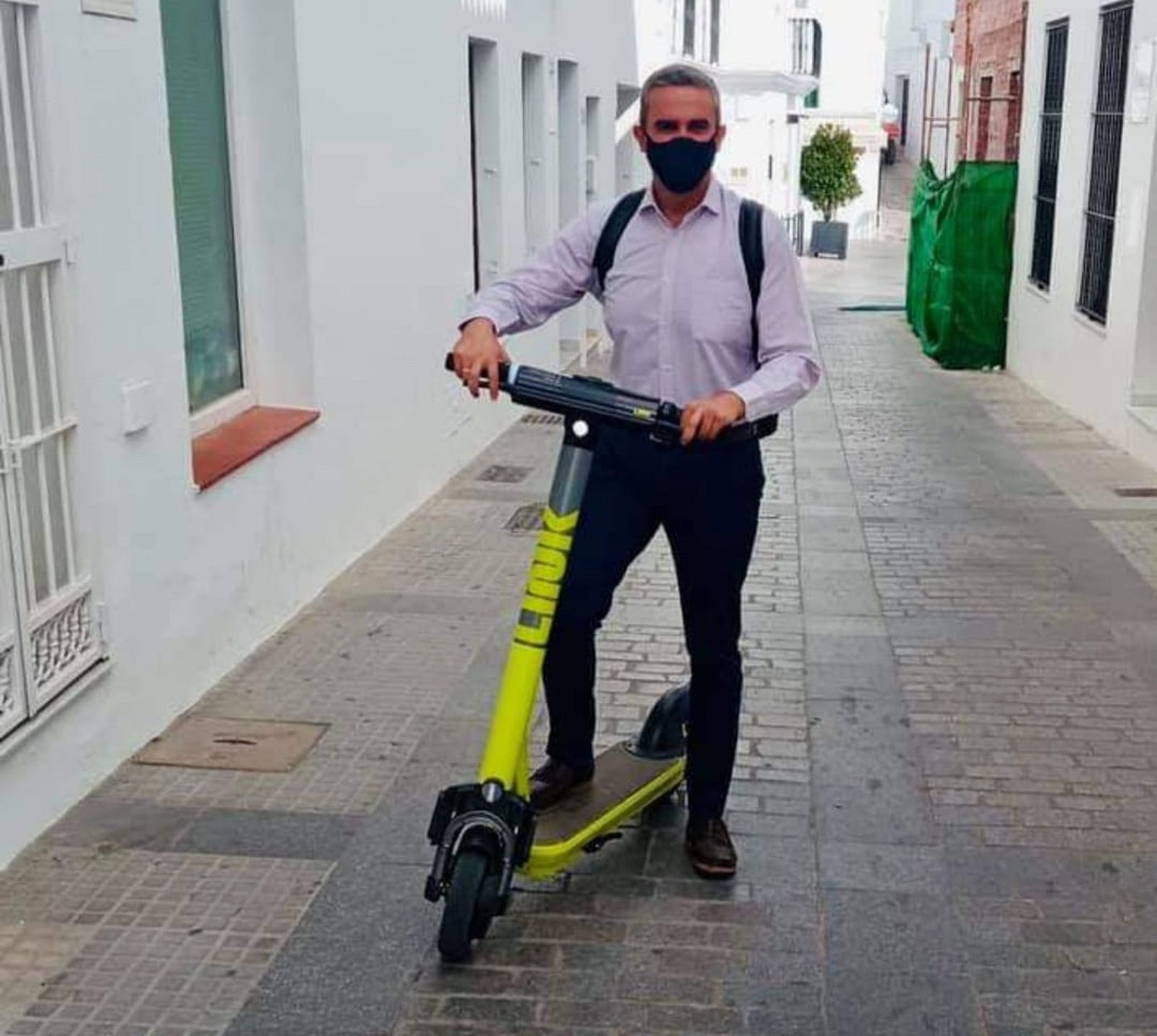 José Ortiz ya impulsó una campaña que proponía el uso de patinetes eléctricos en la localidad.
