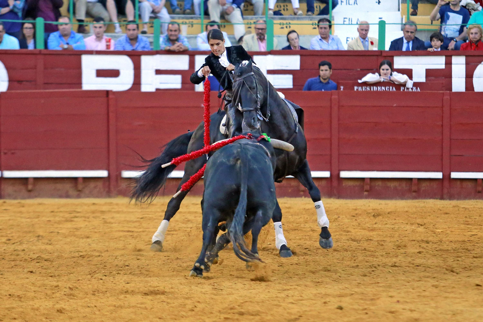 Corrida de Rejones en la plaza de Toros de Jerez