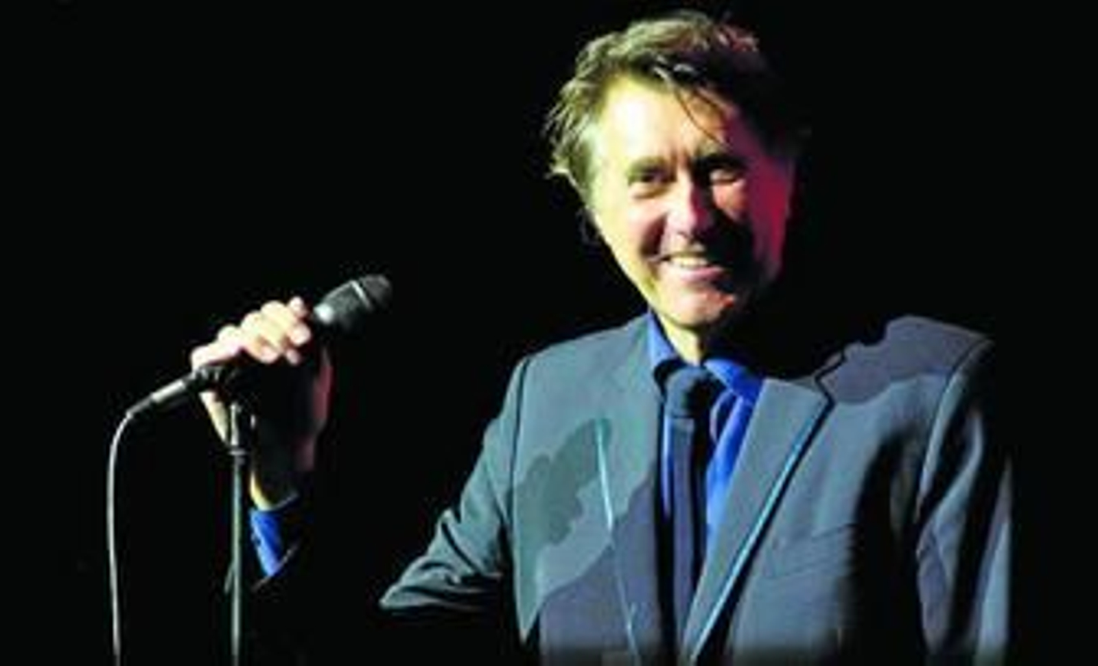 El cantante Bryan Ferry, durante una actuación.