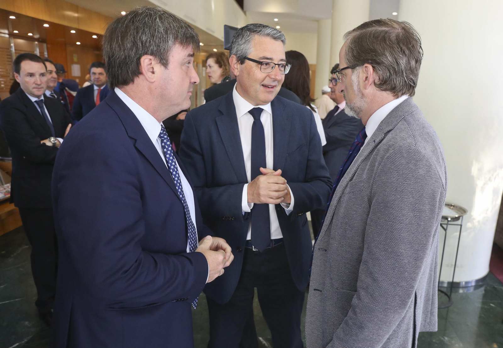 Las imágenes del desayuno-coloquio con Isabel García Tejerina