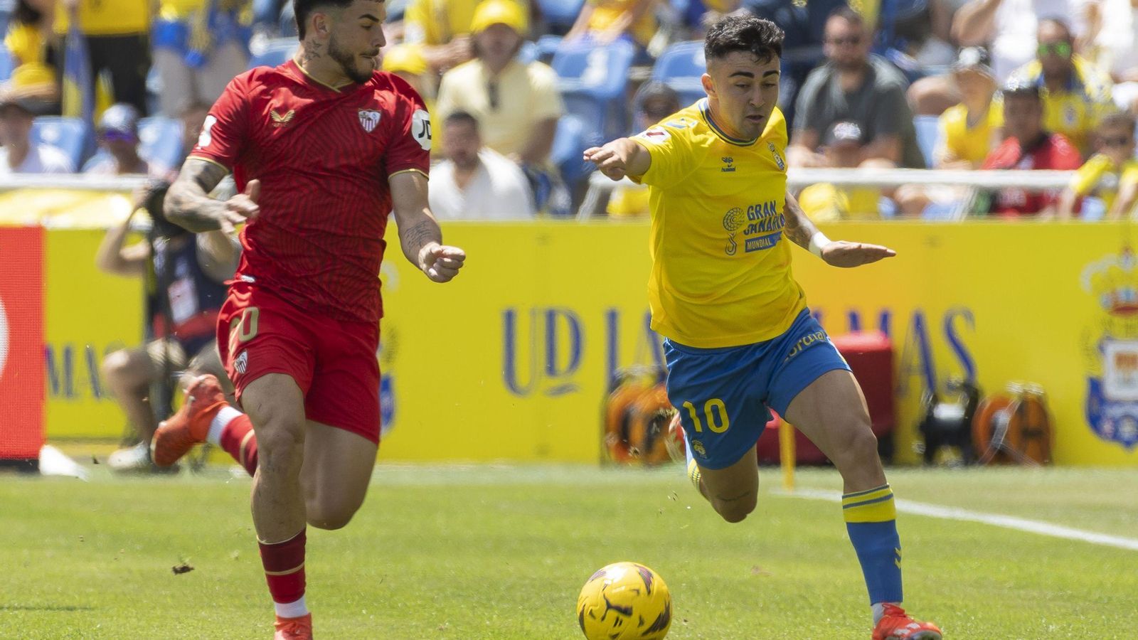 Isaac Romero, perseguido por Moleiro.