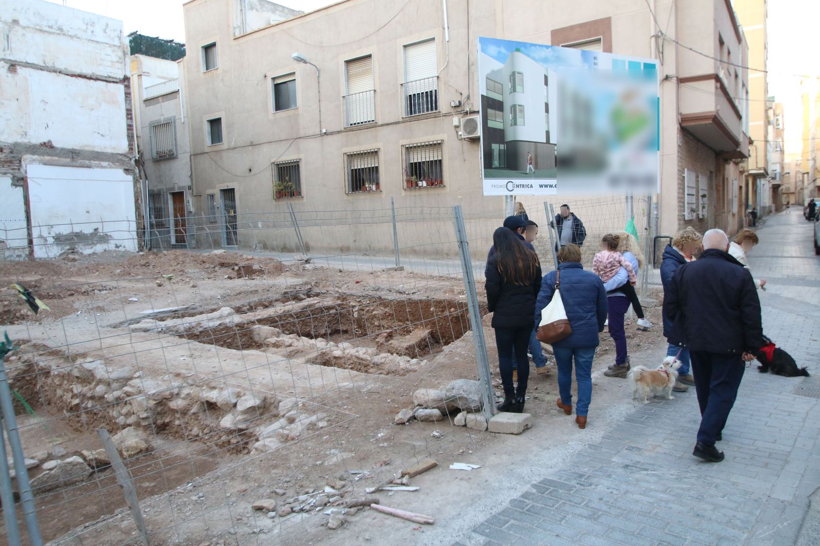 Las fosas en las que quedaron enterrados los cuerpos se encuentran situadas en la calle Marcos de la capital.