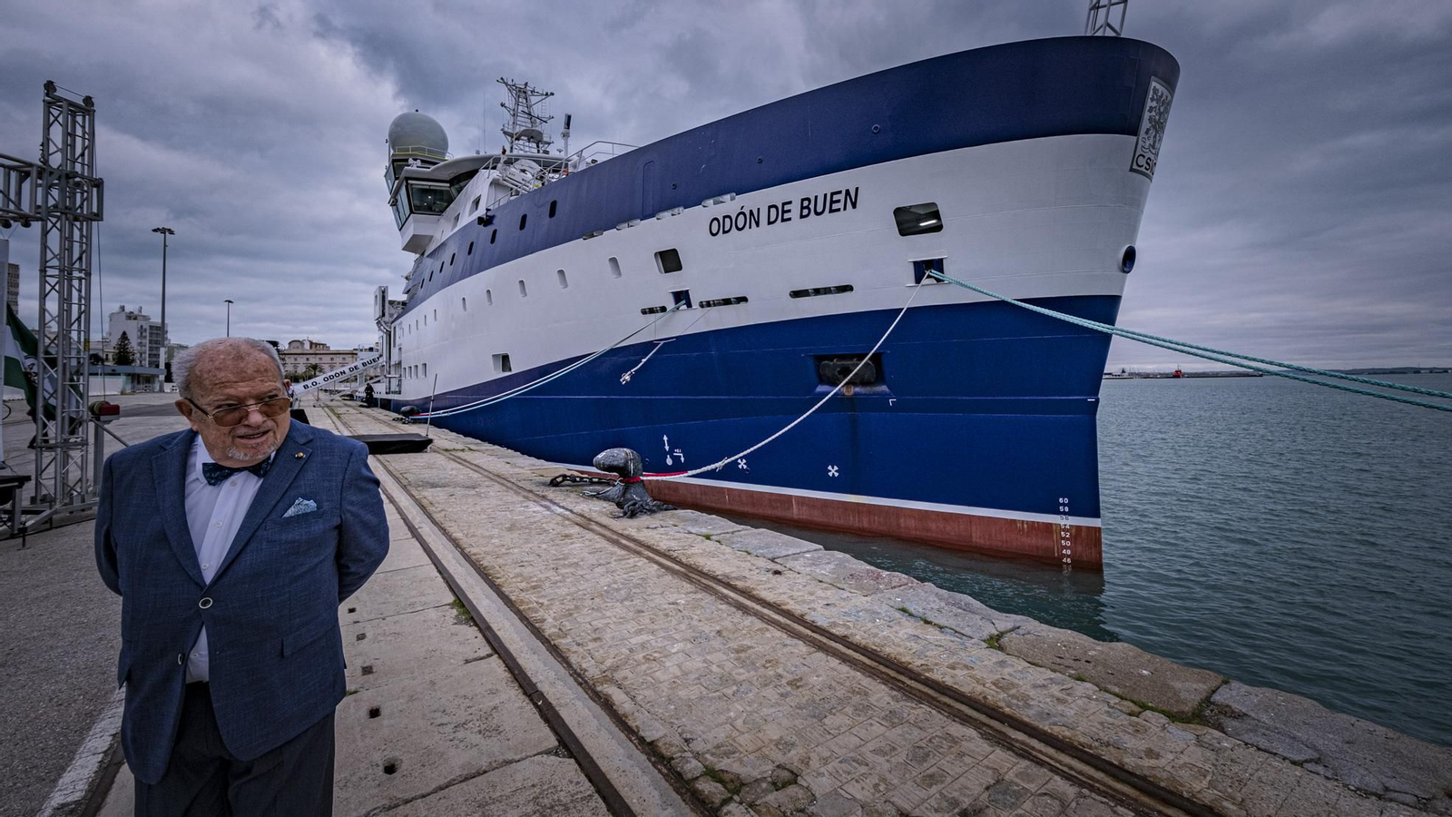 Las imágenes de la visita al buque oceanográfico del CSIC, 'Odon de Bien', amarrado en Cádiz