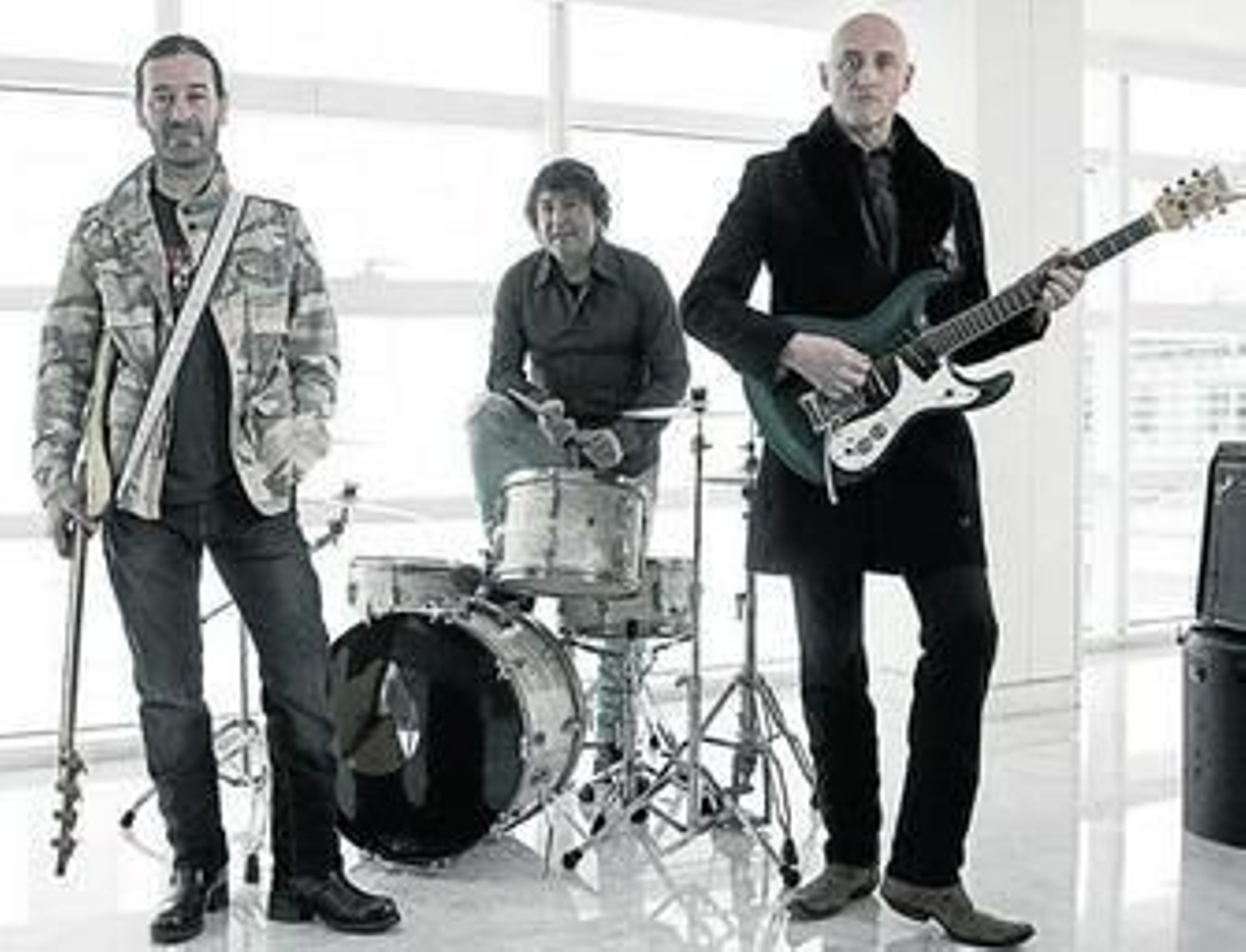 De izquierda a derecha, Alejandro Espina, Jaime Balaústegui y Jorge Martínez, Ilegales.