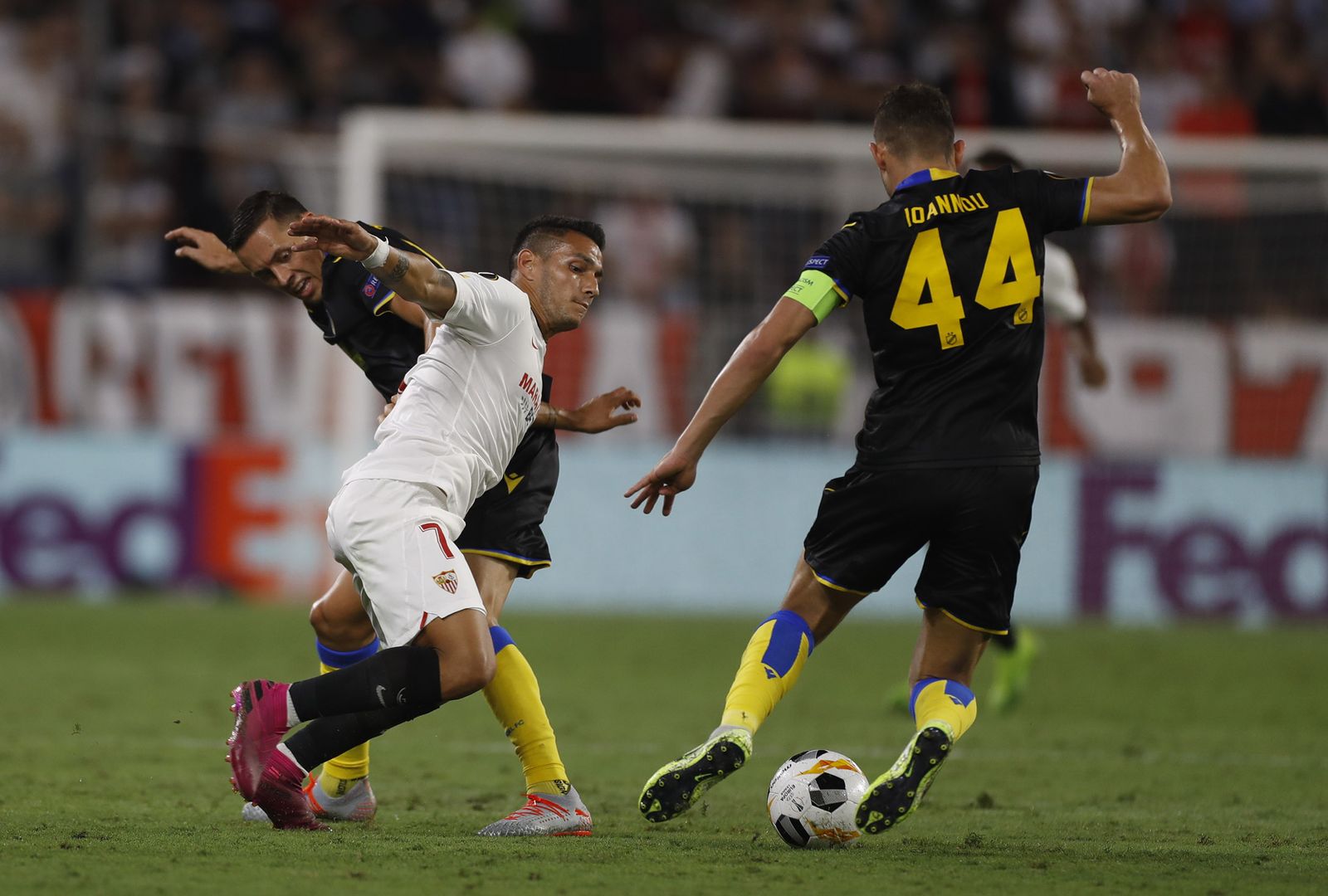 Las fotos del Sevilla-Apoel