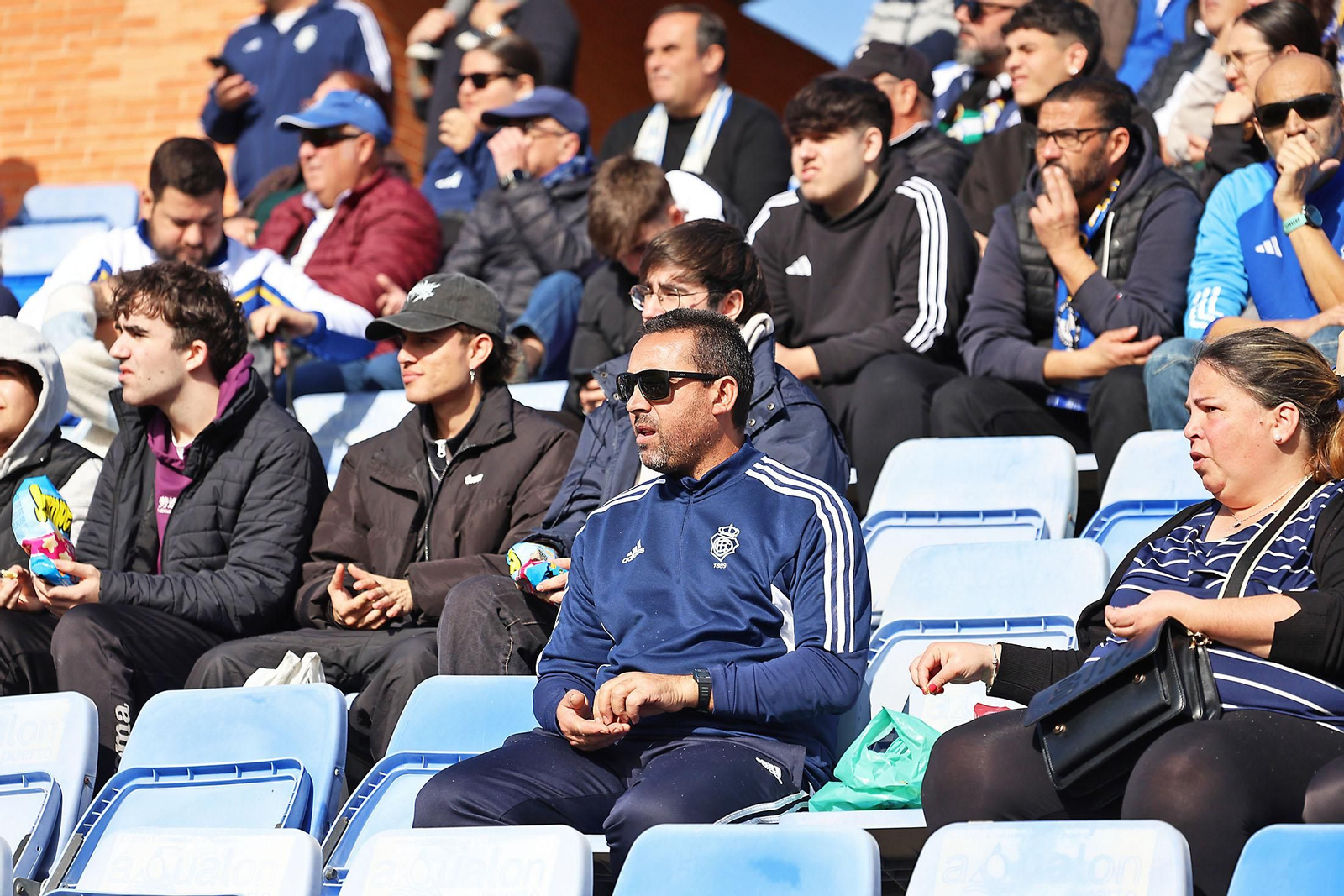 Búscate en las gradas en el Nuevo Colombino en el Recreativo de Huelva - Atlético Antoniano