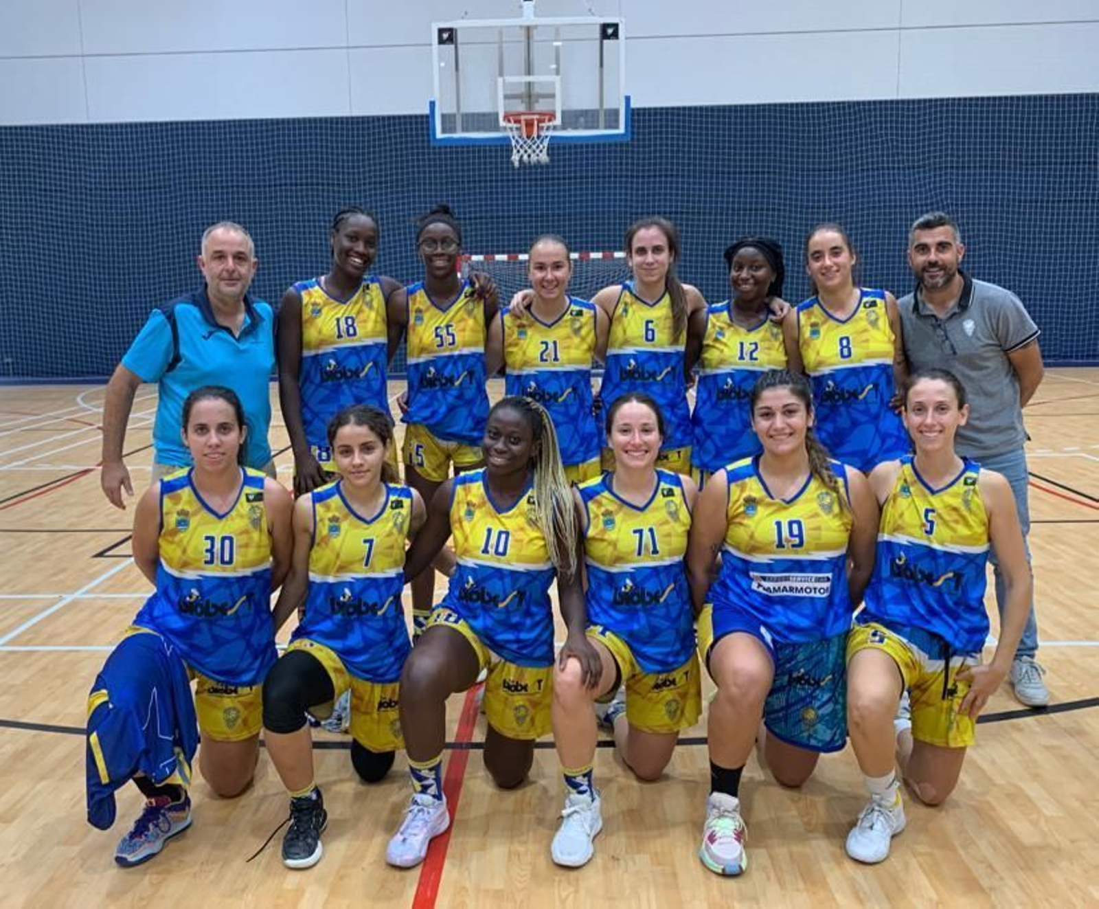 Las jugadoras del conjunto mojonero posan antes de un partido de esta temporada.