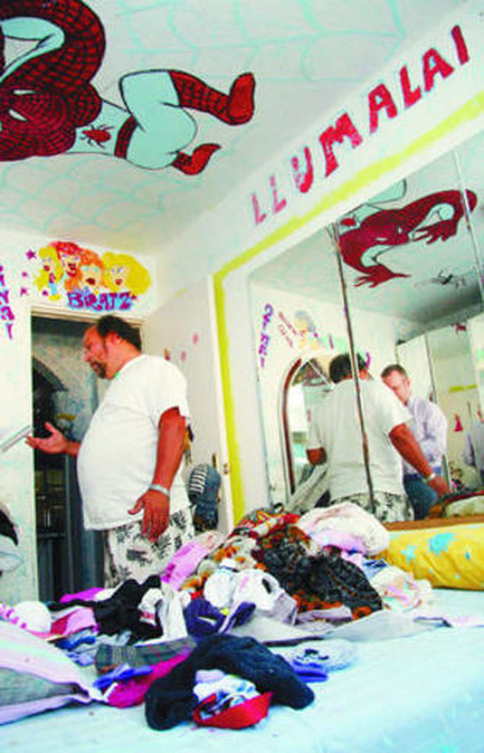 Uno de los chabolistas, fotografiado en su domicilio a su regreso a las Tres Mil Viviendas.