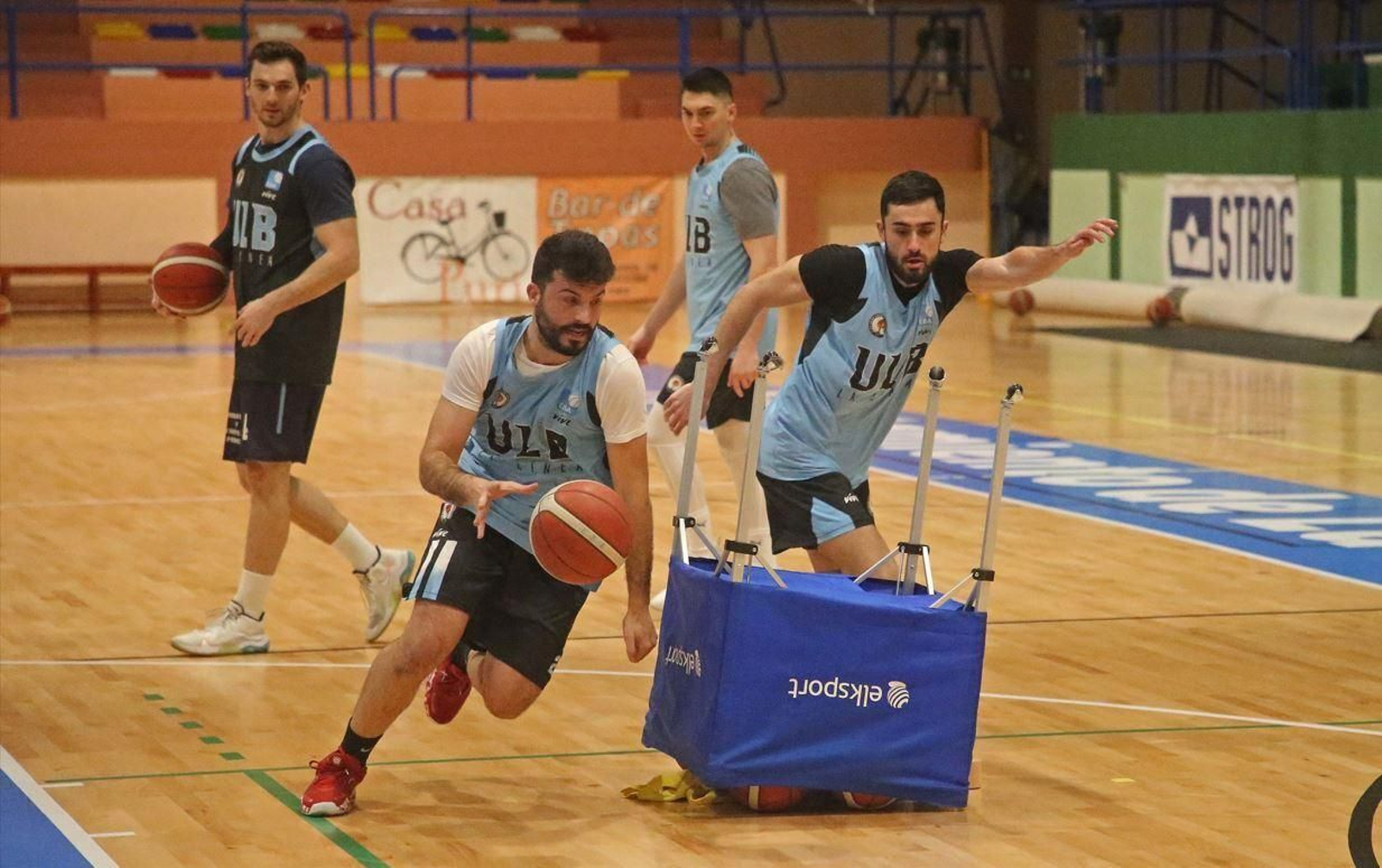 Adri Mateos e Iván Torres, durante un entrenamiento