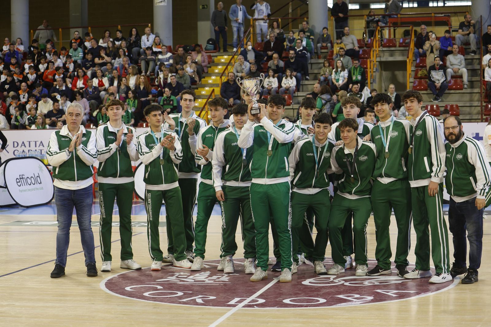 Las mejores fotos del ambiente en Vista Alegre para el Coto Córdoba - Albacete