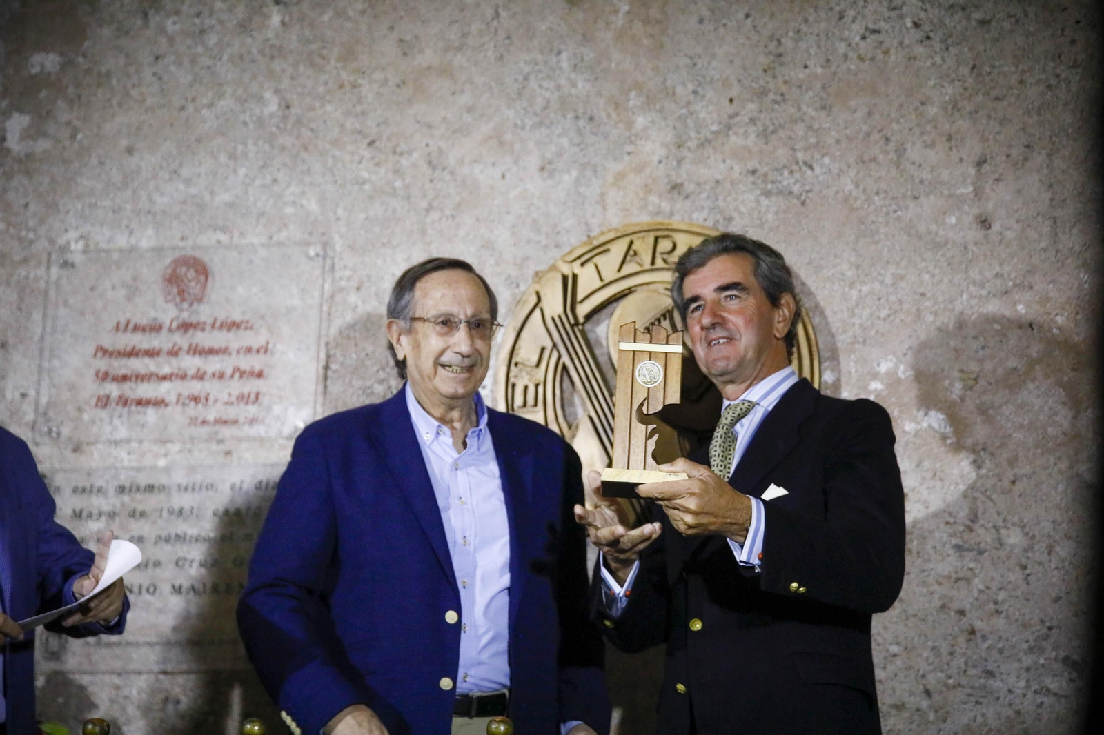 Las imágenes del evento dedicado al "Mejor toro de la Feria" en la peña flamenca El Taranto