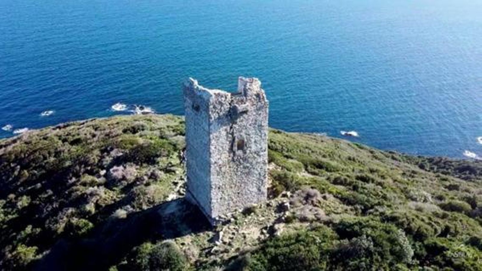 La torre del Fraile, vista desde su ángulo mejor conservado