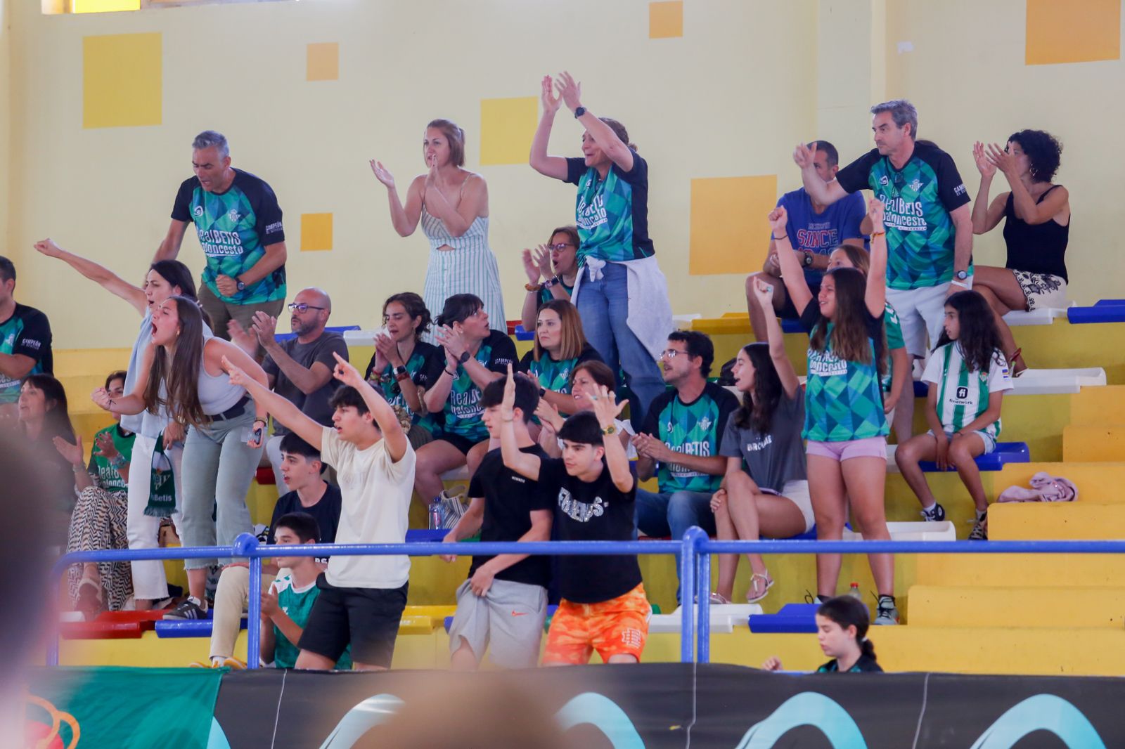 Las fotos de la penúltima jornada del Cadeba mini-masculino de La Línea