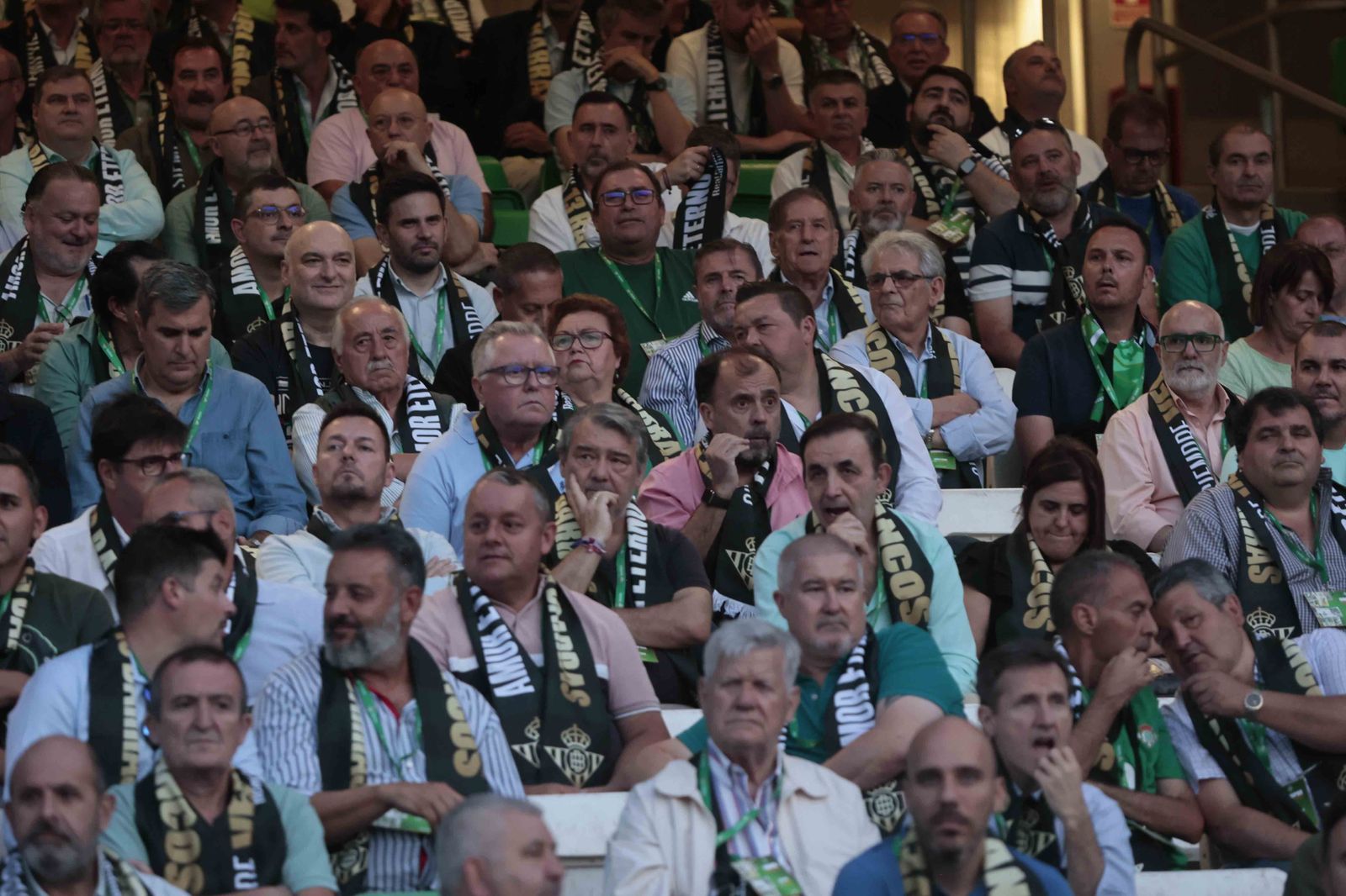 Búscate en el acto Siempre Verdiblancos