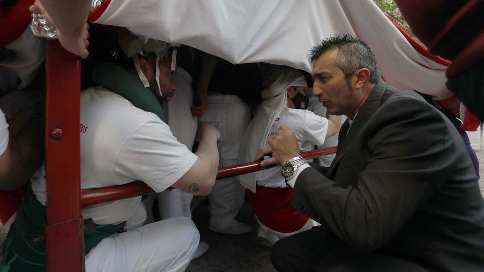 Las imágenes del Jueves Santo en Tarifa: Jesús Nazareno y María Santísima Virgen de la Paz