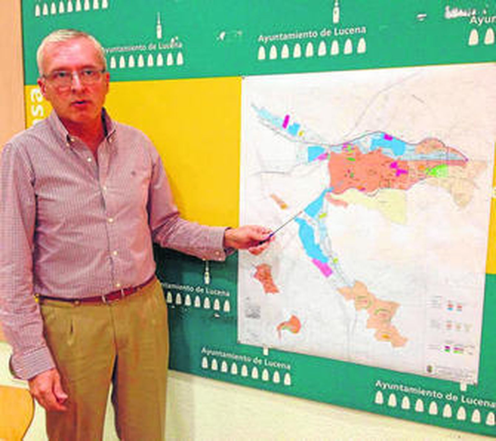 El edil de Hacienda, José Cantizani, durante su comparecencia pública de ayer.