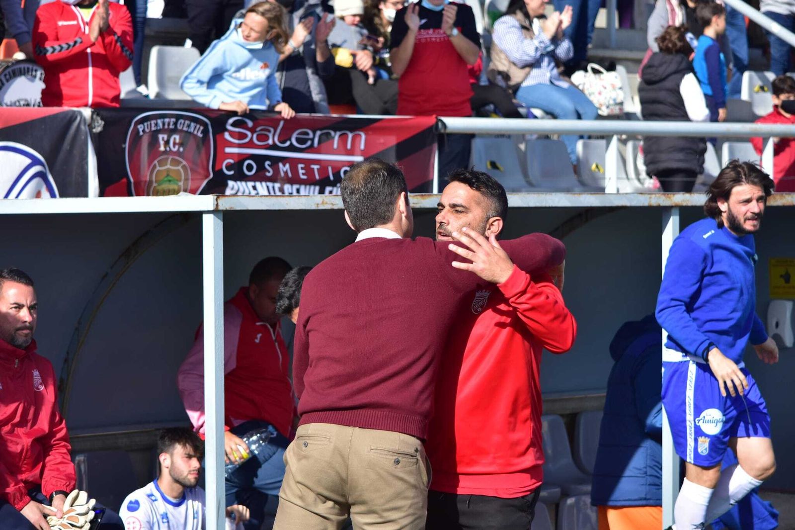 Puentenueva y Fajardo se saludaron de forma efusiva en el Polinario.