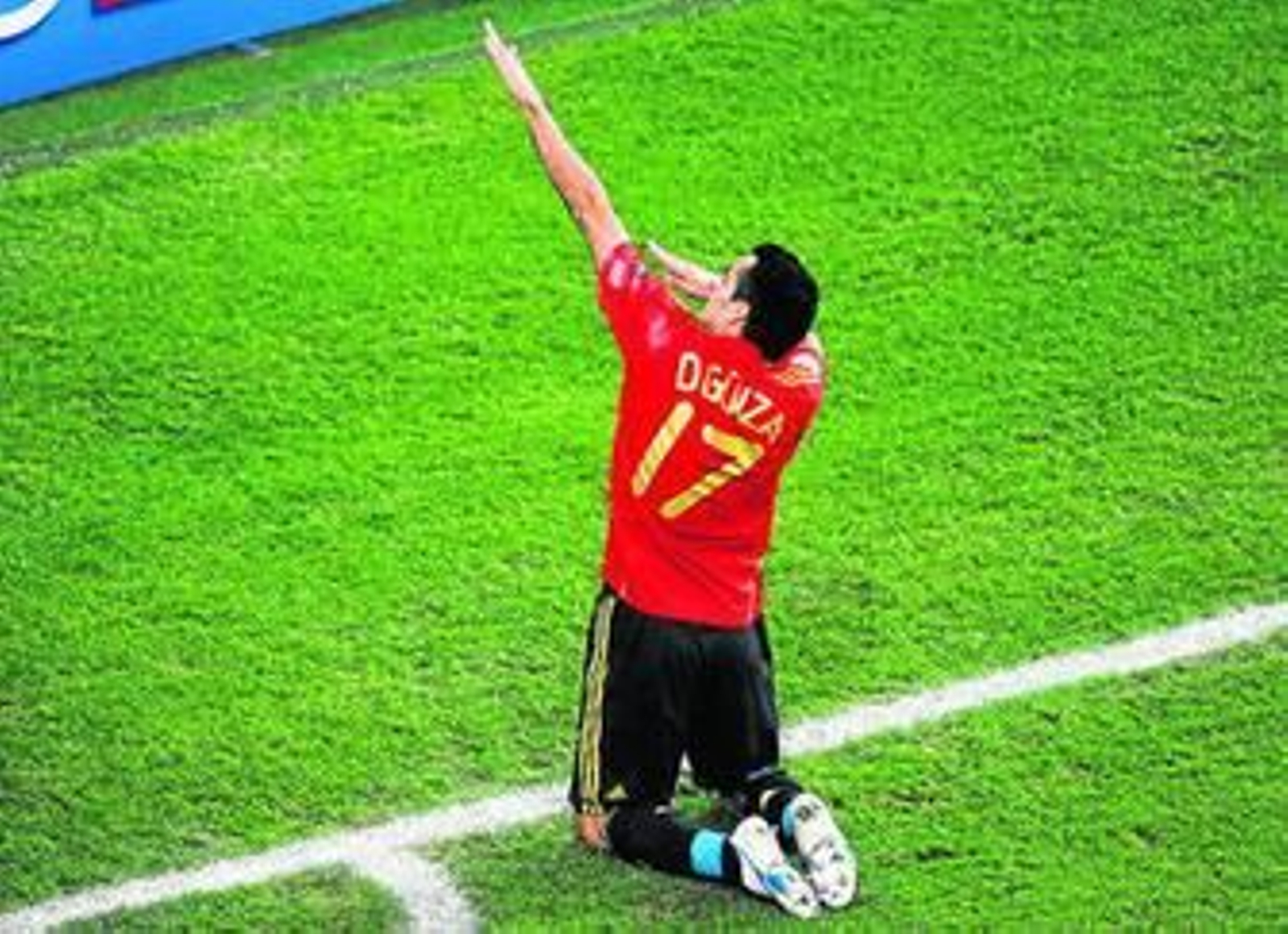 Güiza realiza el famoso 'arquero' tras un gol con la Selección Española en la Eurocopa 2008.