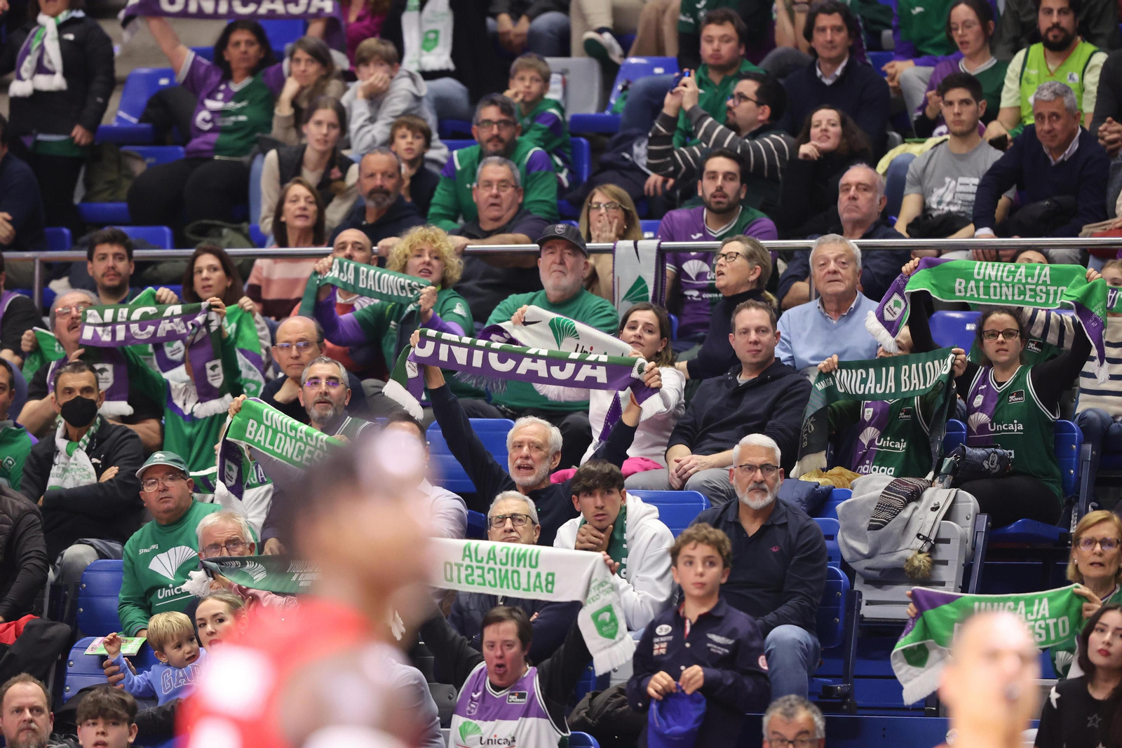 Búscate en las gradas del Carpena en el Unicaja - Básket Girona